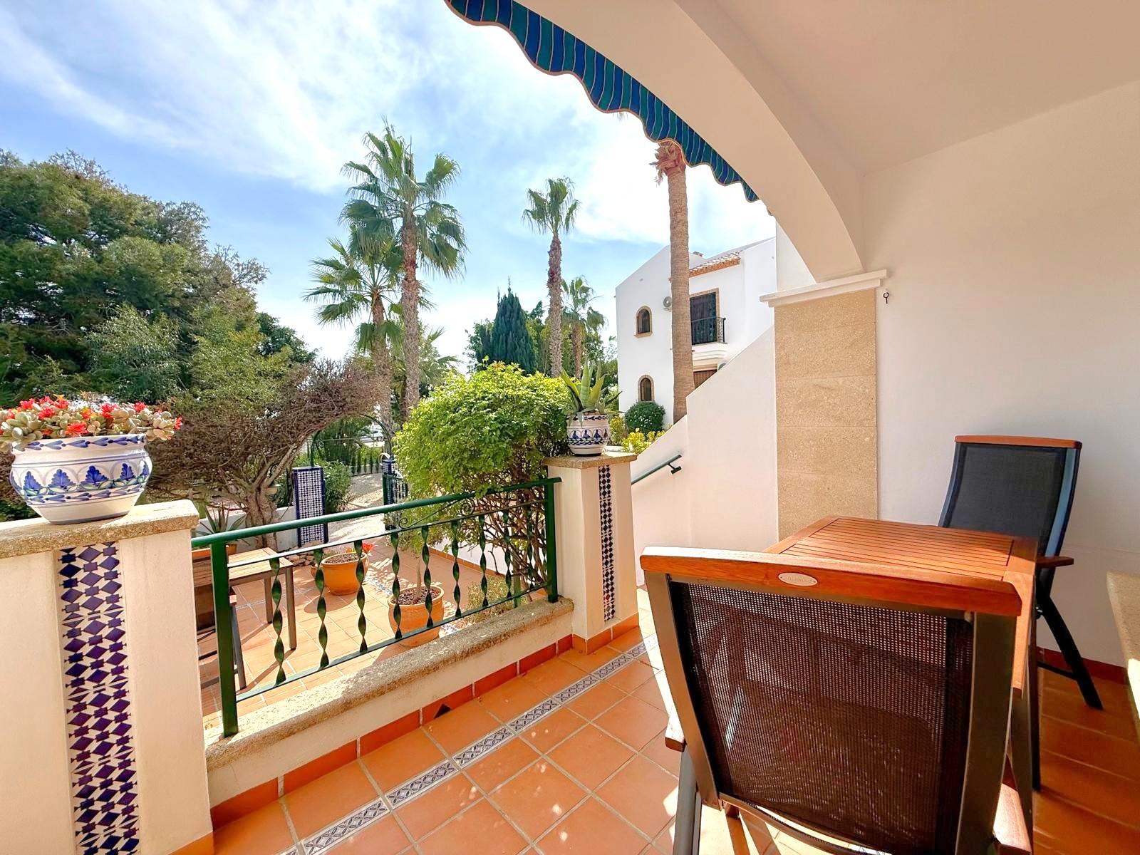 For sale - 3 Bedroom 3 Bathroom Townhouse in Villamartin - Villamartín  - Alicante