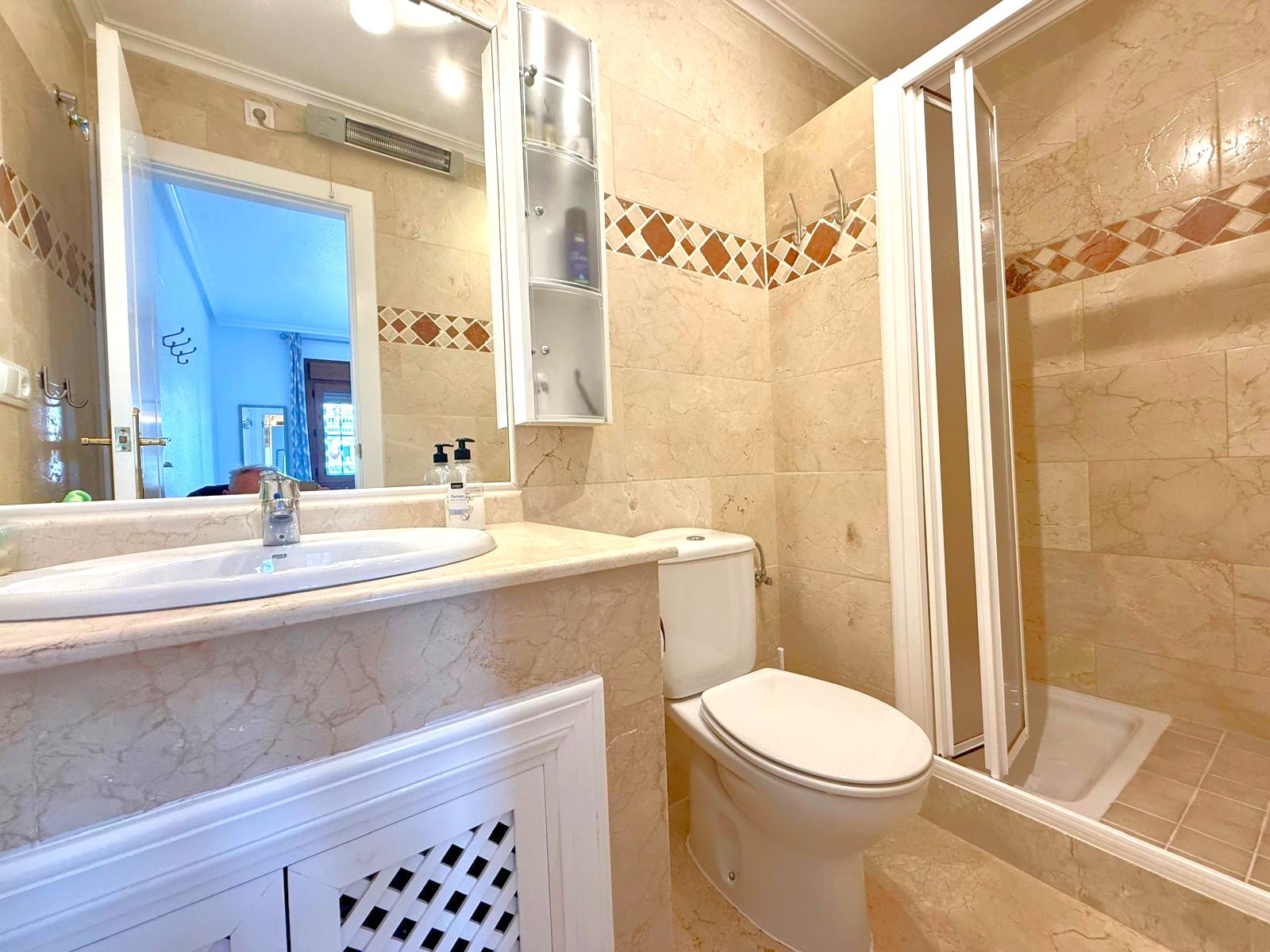 For sale - 3 Bedroom 3 Bathroom Townhouse in Villamartin - Villamartín  - Alicante