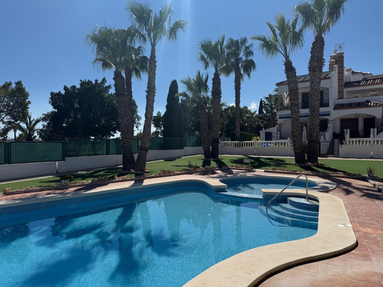 For sale - 3 Bedroom 3 Bathroom Townhouse in Villamartin - Villamartín  - Alicante