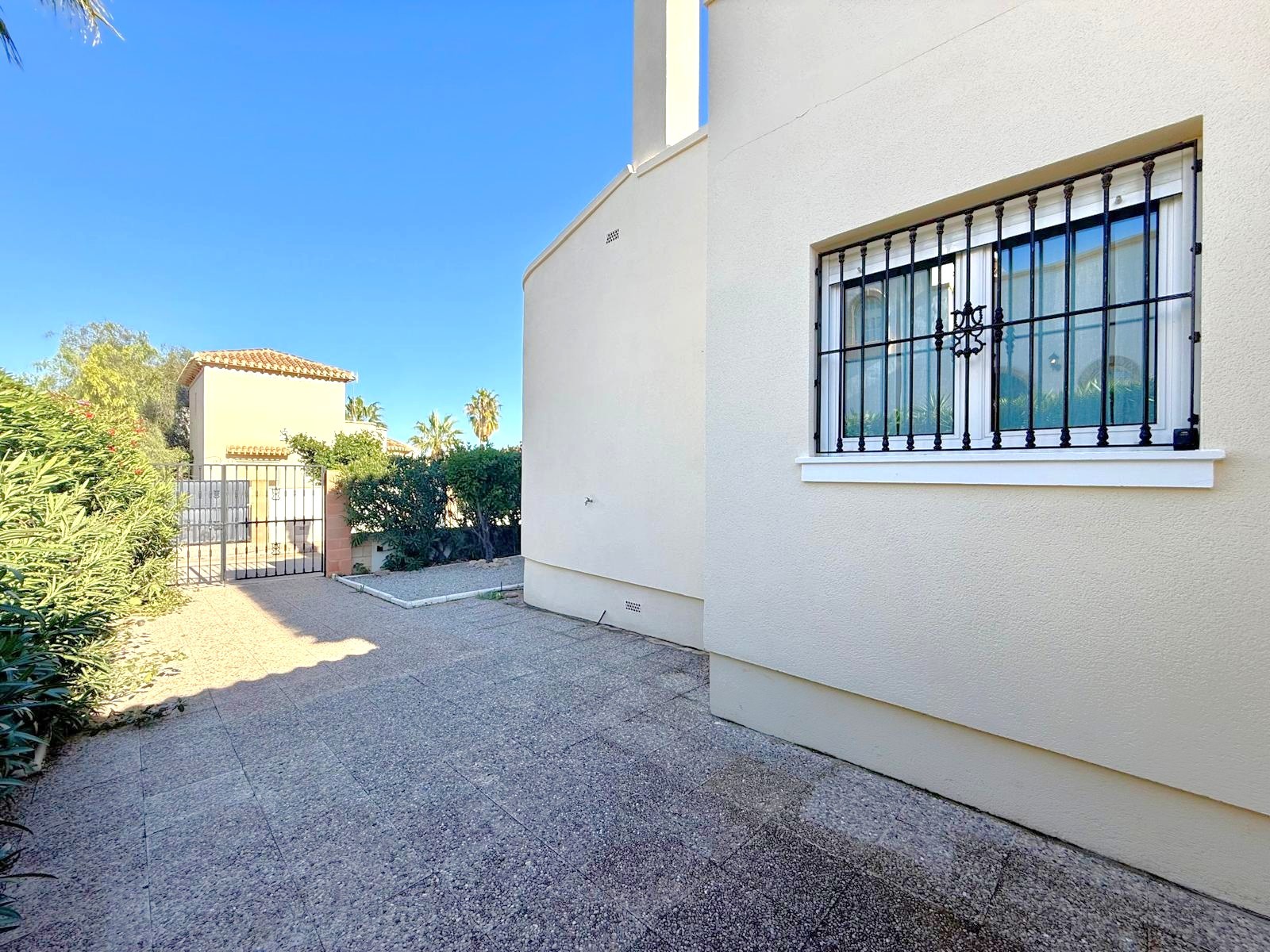 For sale - 3 Bedroom 3 Bathroom Villa in Villamartin - Los Dolses  - Alicante