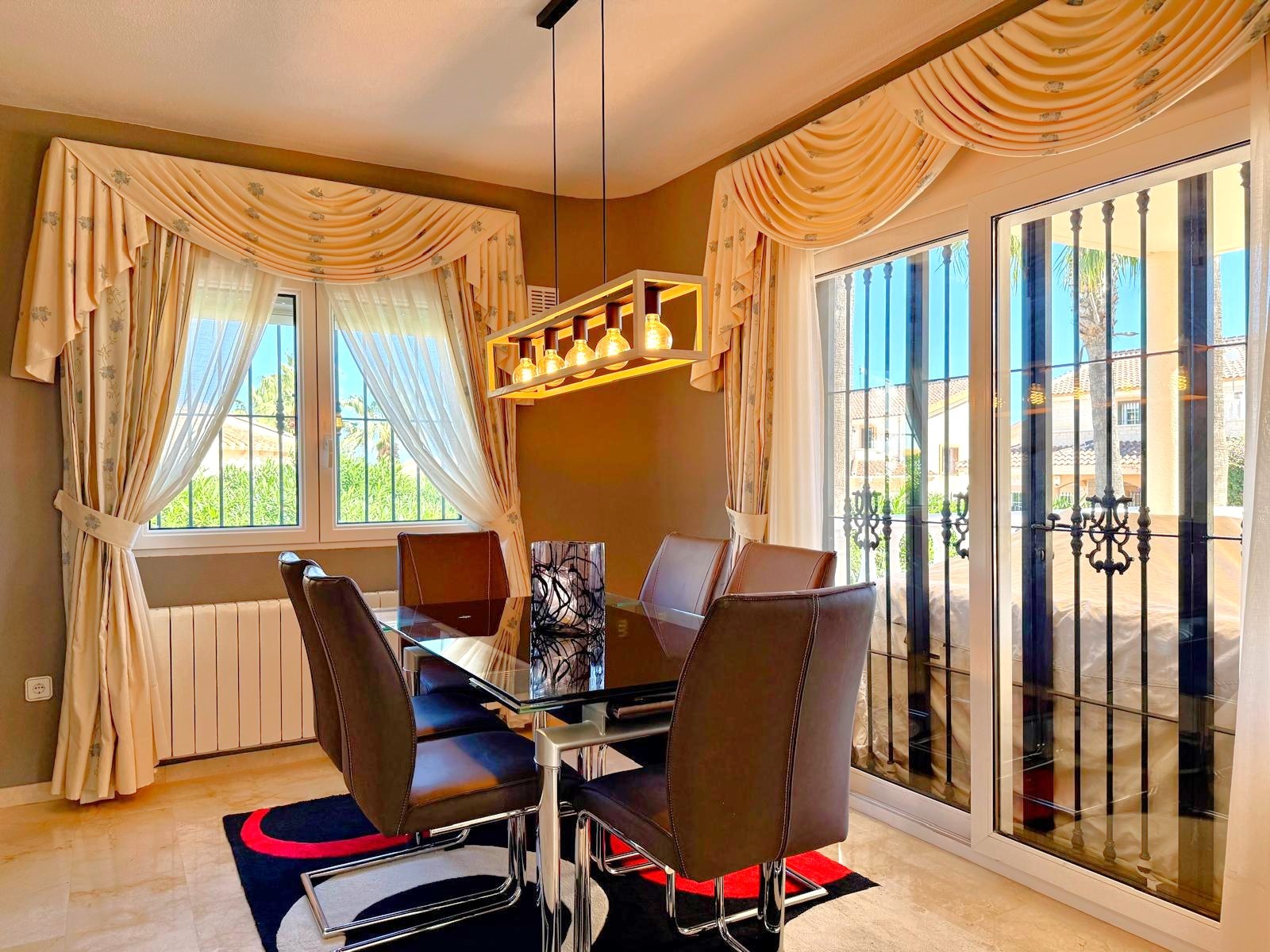 For sale - 3 Bedroom 3 Bathroom Villa in Villamartin - Los Dolses  - Alicante