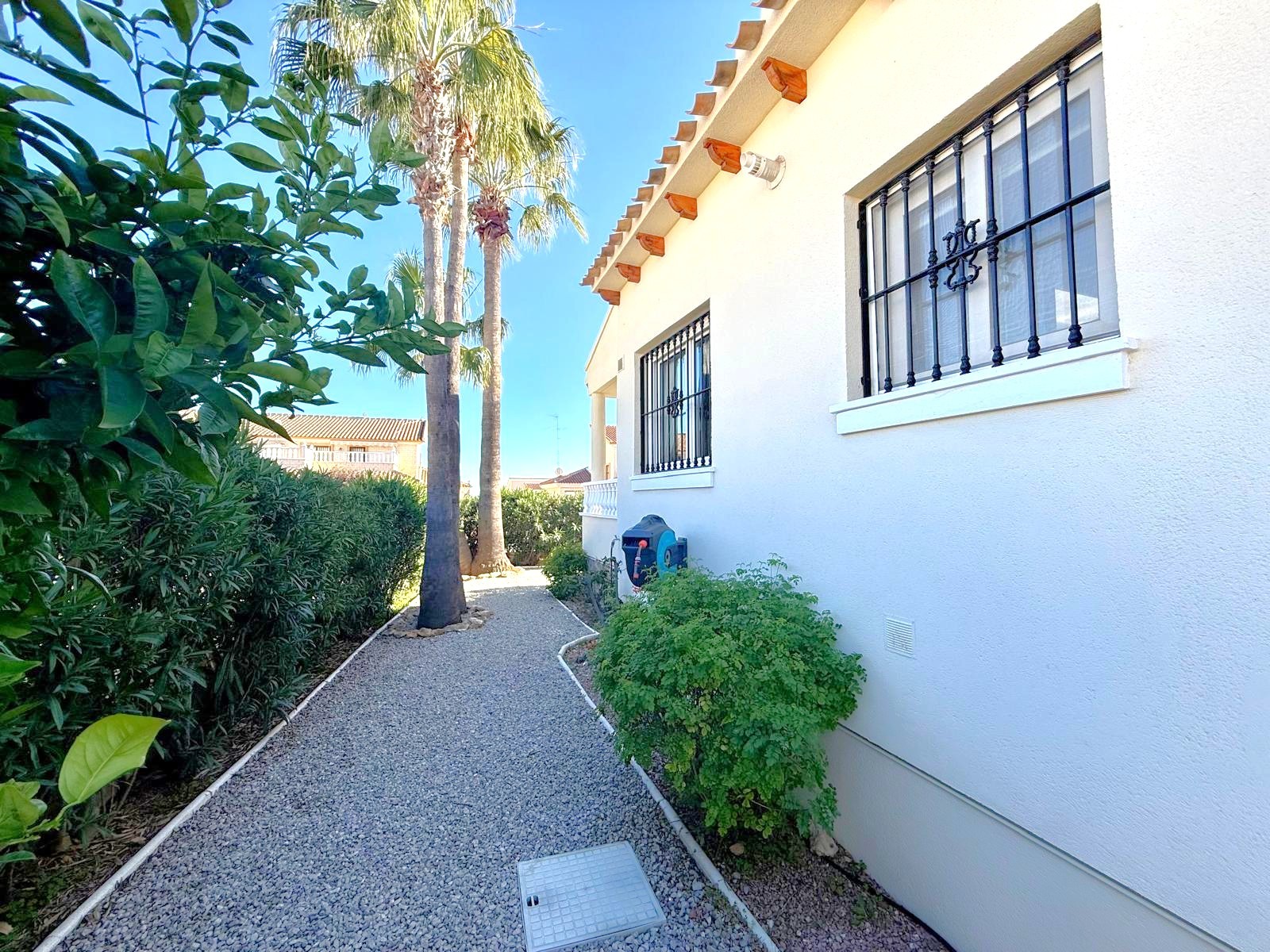 For sale - 3 Bedroom 3 Bathroom Villa in Villamartin - Los Dolses  - Alicante