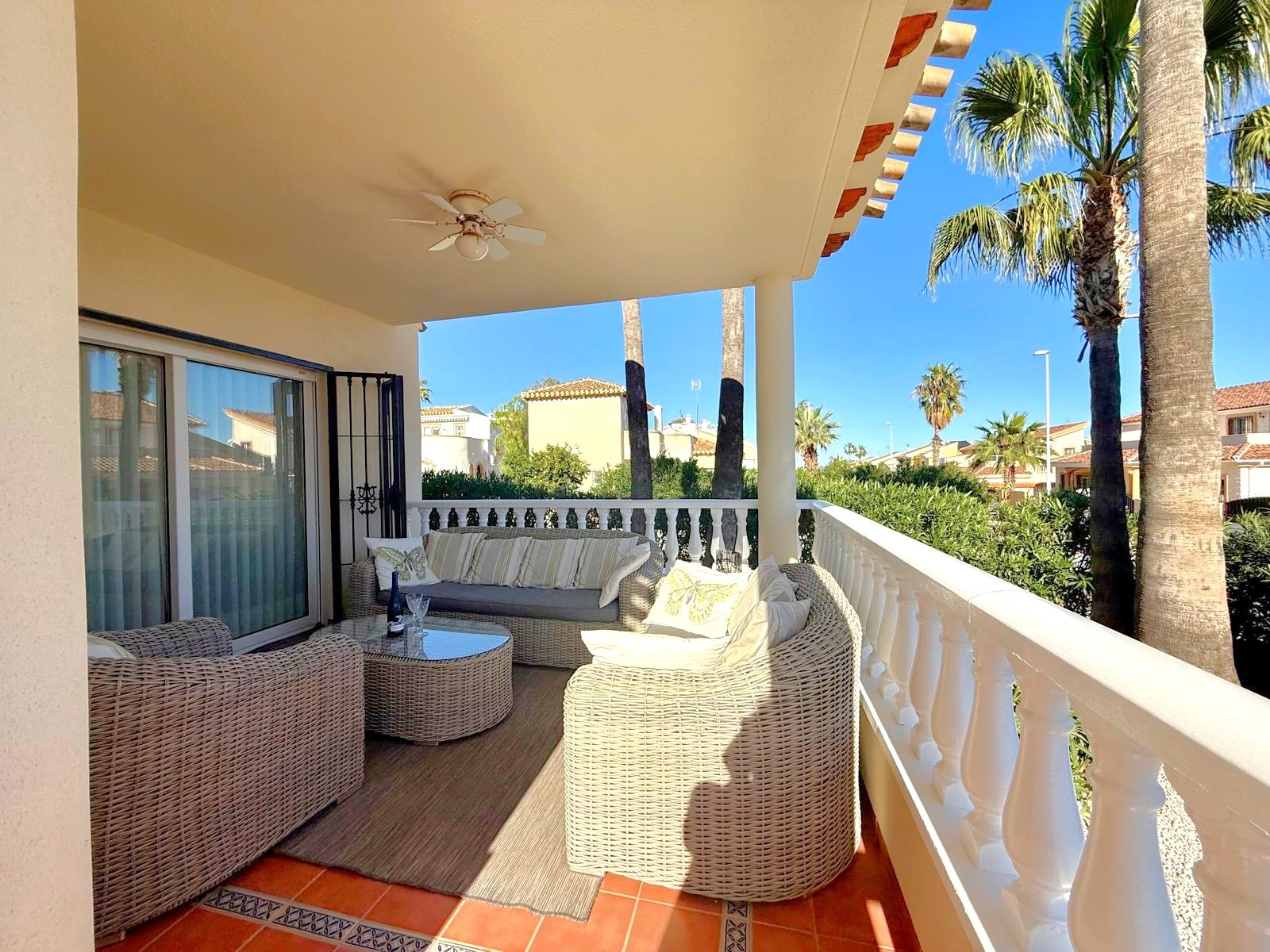 For sale - 3 Bedroom 3 Bathroom Villa in Villamartin - Los Dolses  - Alicante