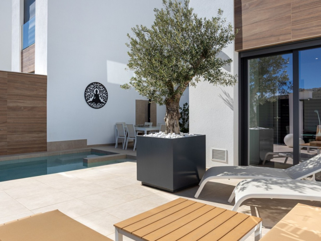 3 Bedroom 3 Bathroom Townhouse in Benijófar