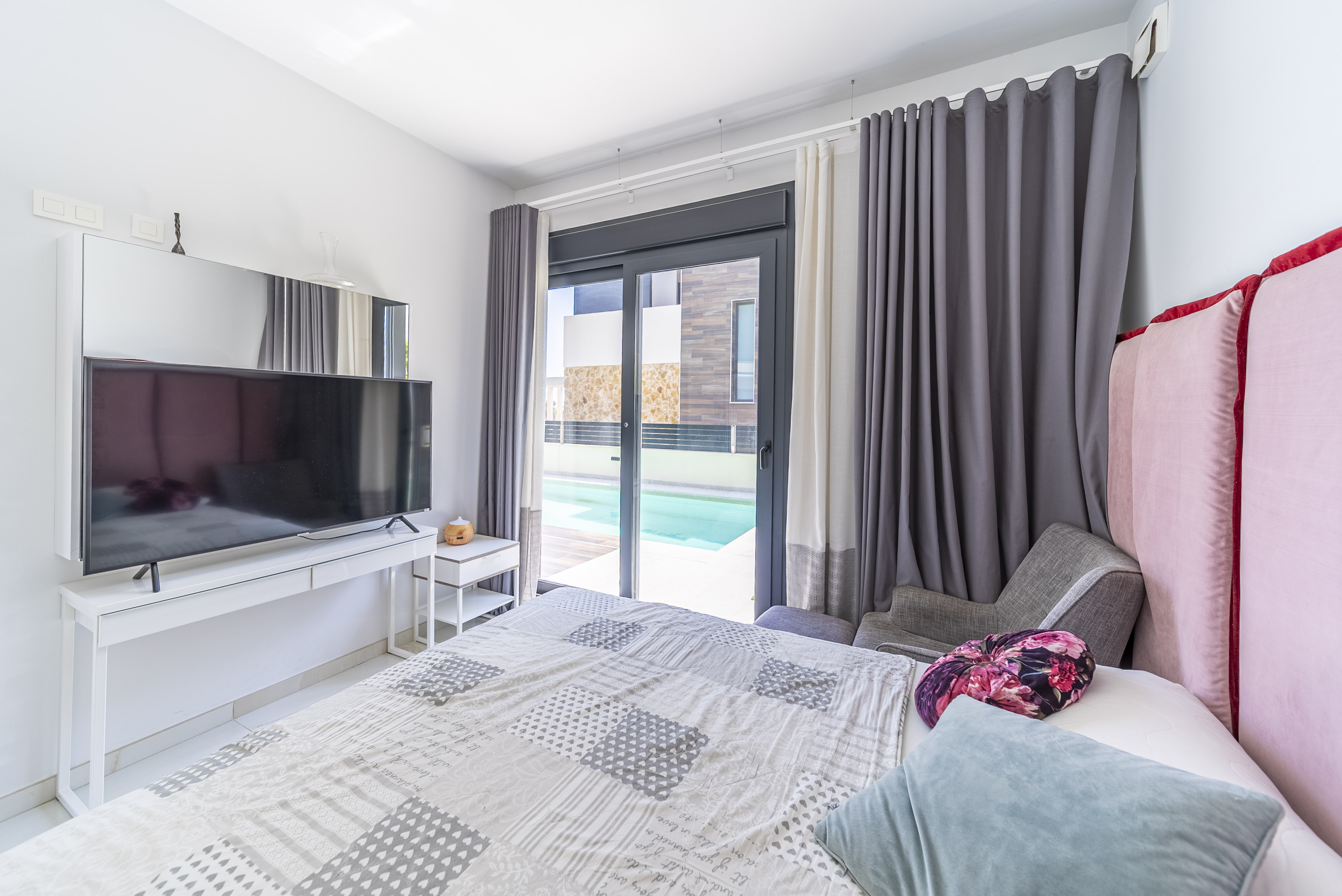 For sale - 4 Bedroom 4 Bathroom Villa in Orihuela Costa - Lomas De Cabo Roig  - Alicante