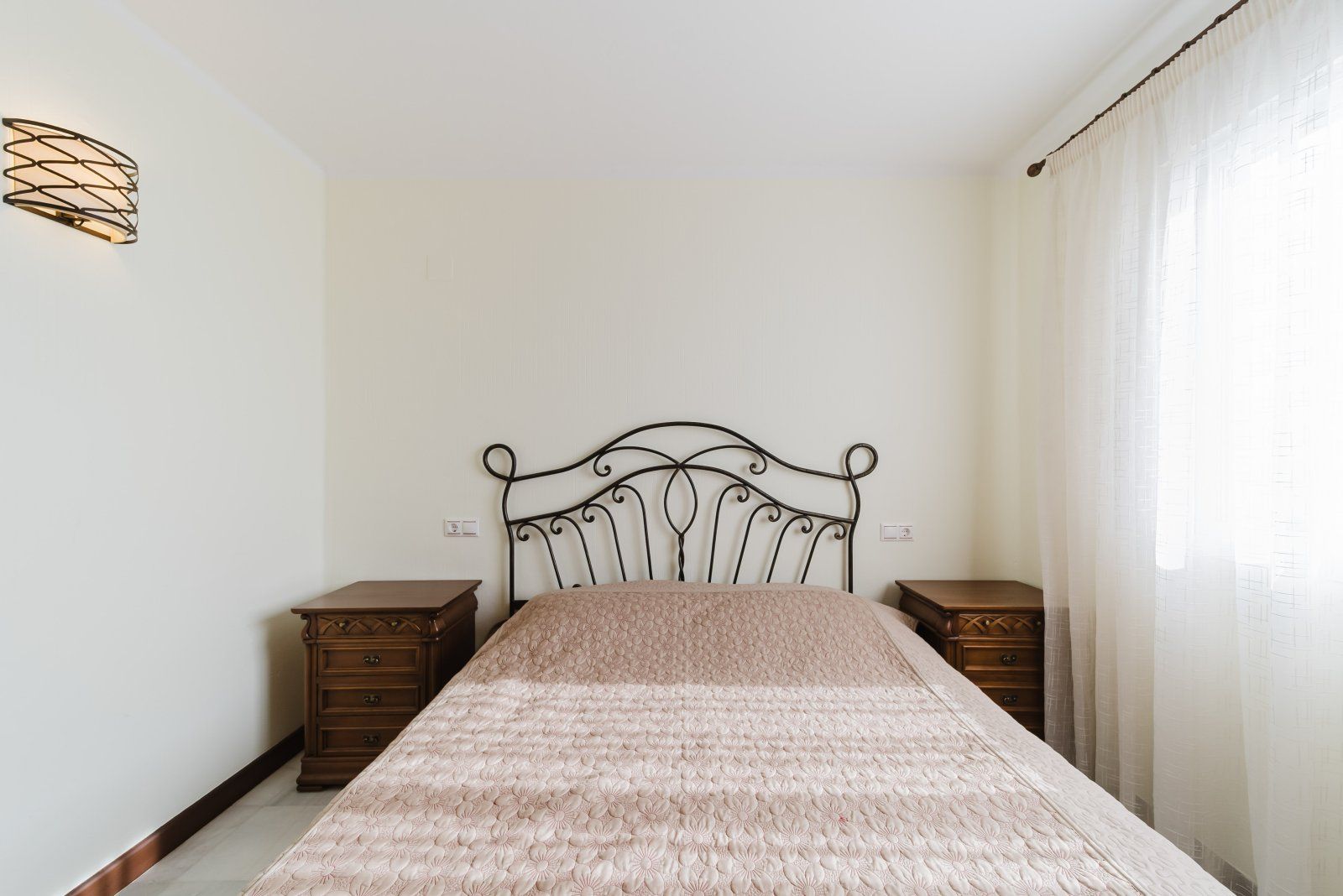 For sale - 3 Bedroom 2 Bathroom Apartamento in Torrevieja - Playa de Los Locos  - Alicante