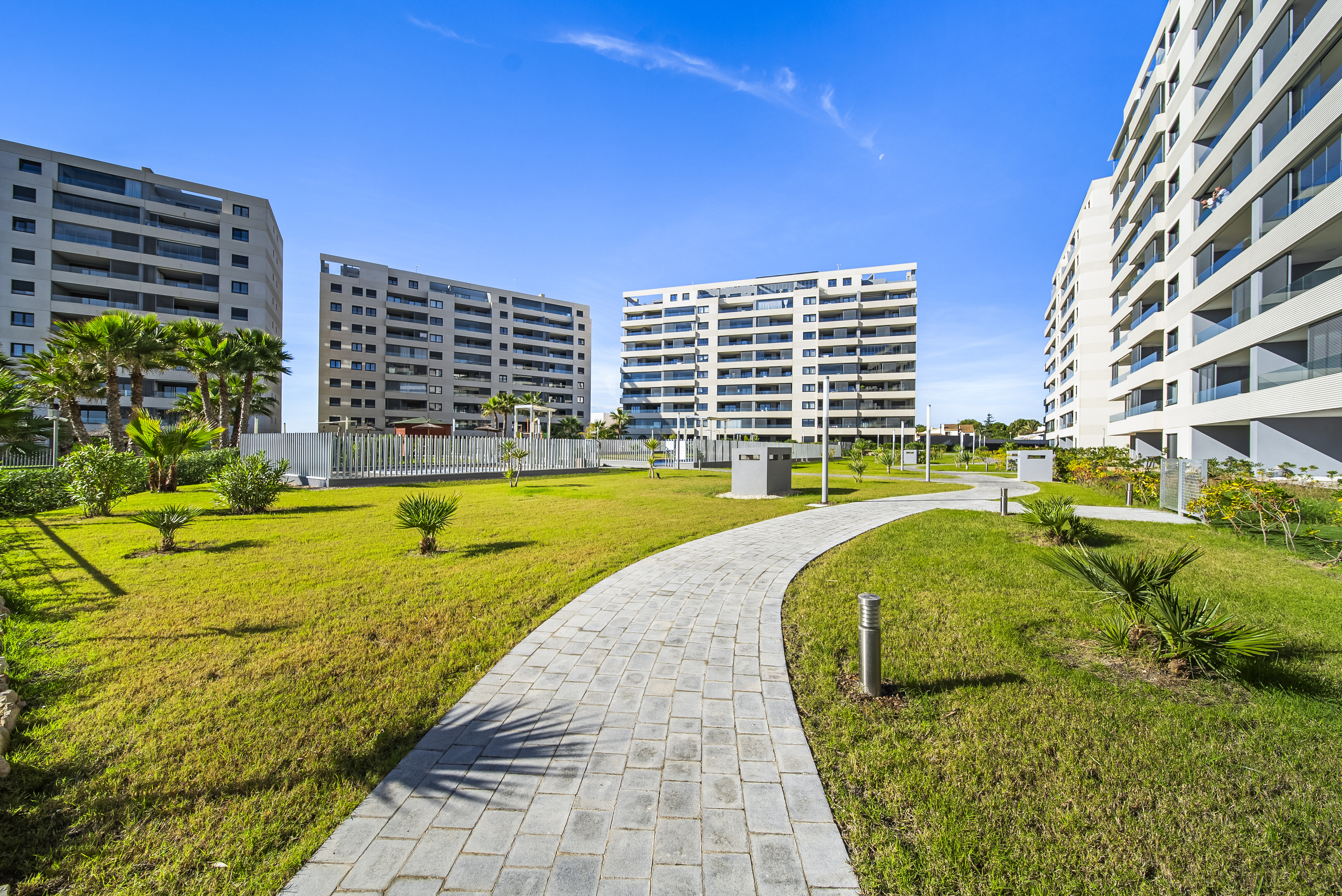 For sale - 2 Bedroom 2 Bathroom Apartamento in Torrevieja - Punta Prima  - Alicante