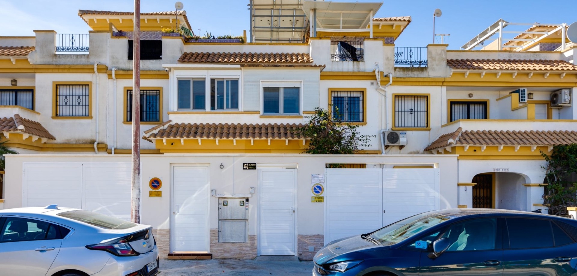 For sale - 3 Bedroom 2 Bathroom Townhouse in Torrevieja - Torrevieja  - Costa Blanca (Alicante)