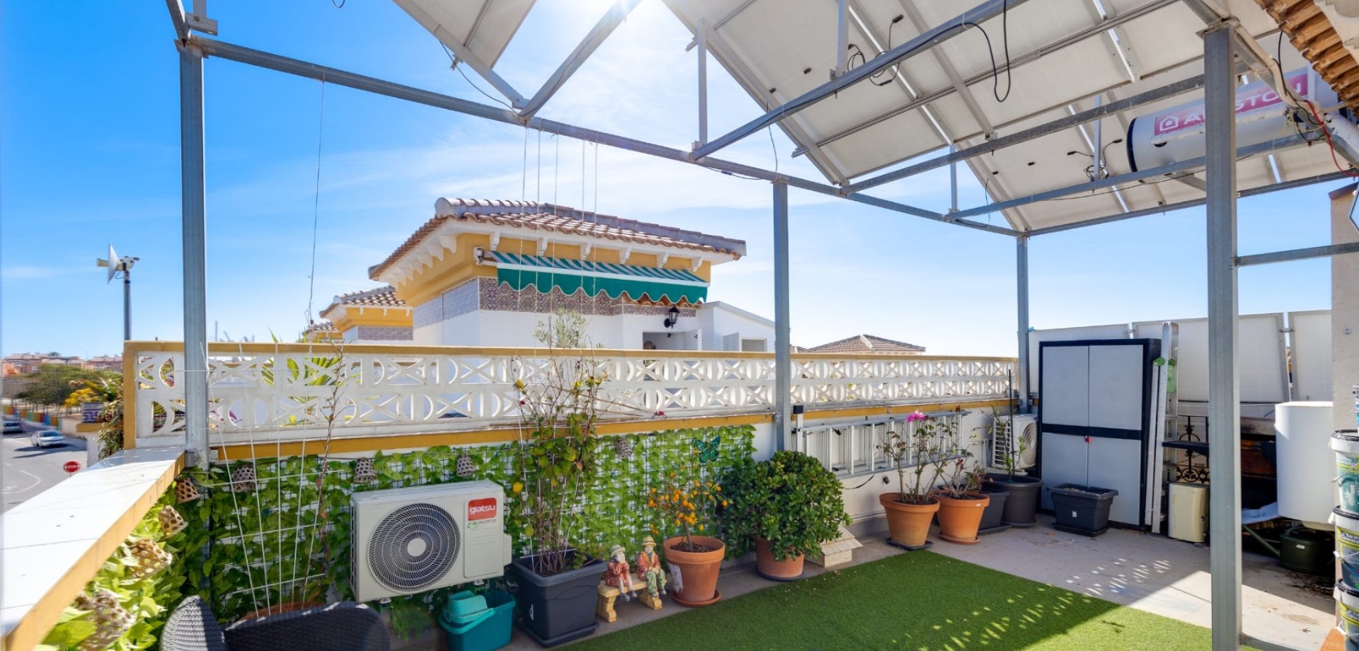 For sale - 3 Bedroom 2 Bathroom Townhouse in Torrevieja - Torrevieja  - Costa Blanca (Alicante)