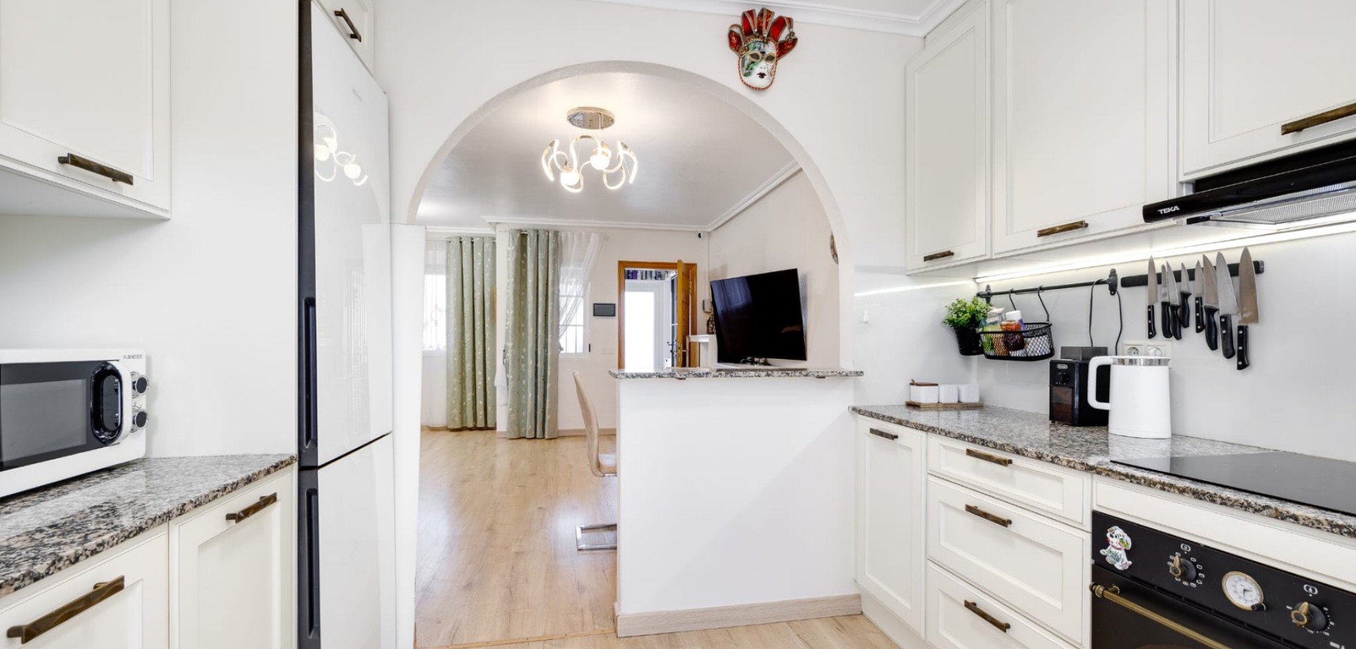 For sale - 3 Bedroom 2 Bathroom Townhouse in Torrevieja - Torrevieja  - Costa Blanca (Alicante)