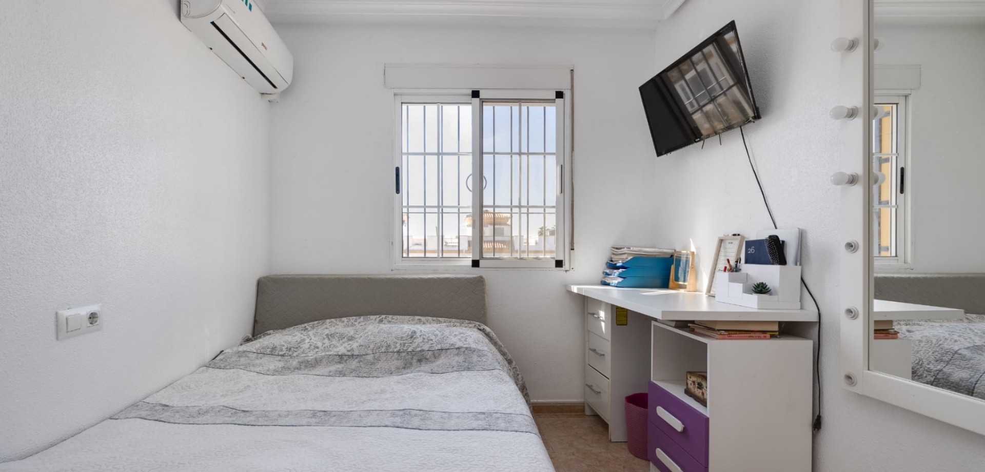 For sale - 3 Bedroom 2 Bathroom Townhouse in Torrevieja - Torrevieja  - Costa Blanca (Alicante)