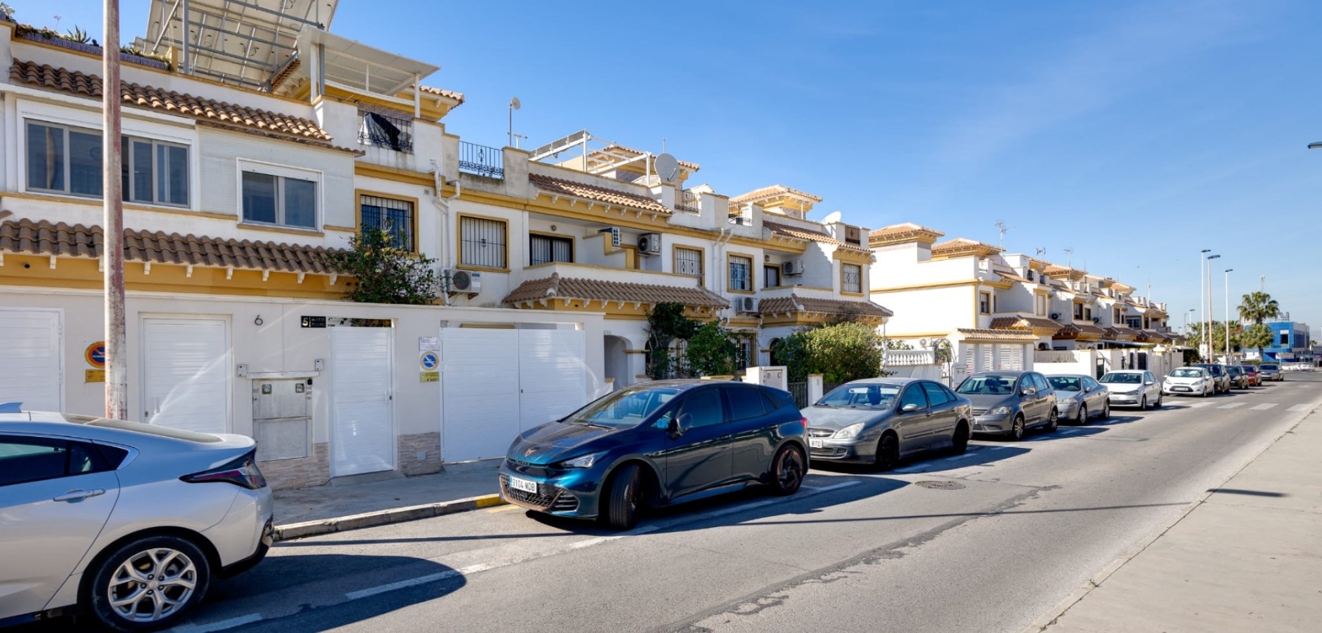 For sale - 3 Bedroom 2 Bathroom Townhouse in Torrevieja - Torrevieja  - Costa Blanca (Alicante)