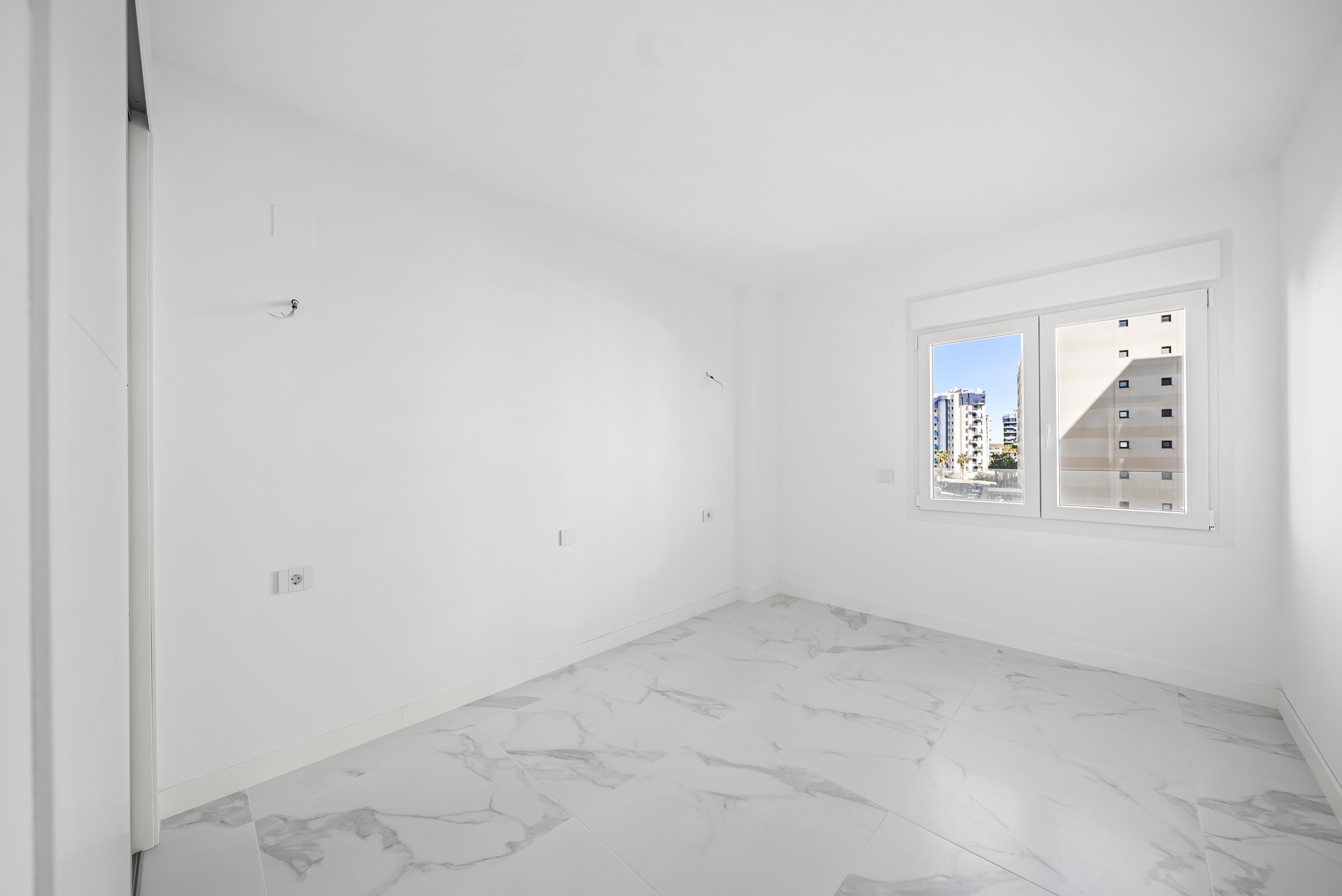 For sale - 3 Bedroom 2 Bathroom Apartamento in Torrevieja - Punta Prima  - Alicante