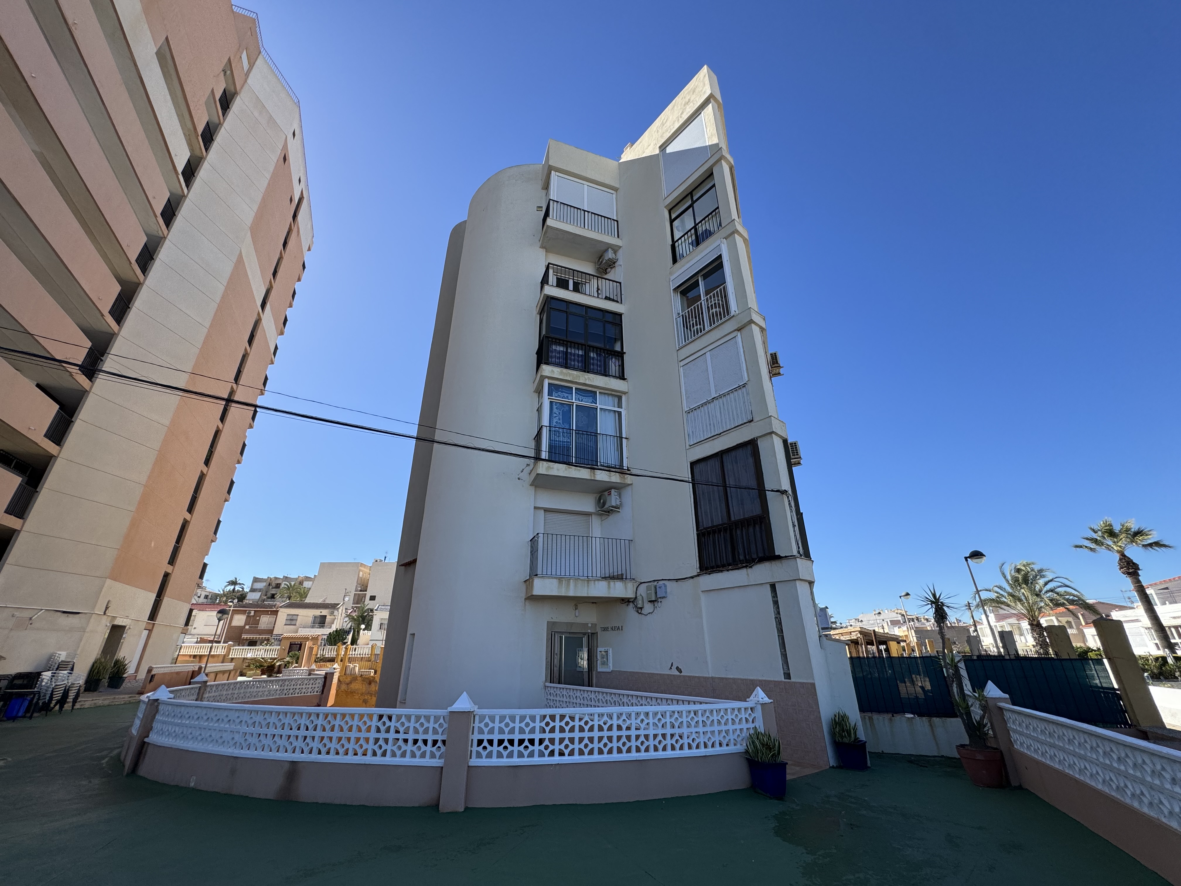 For sale - 1 Bathroom Apartamento in Torrevieja - La Mata  - Alicante