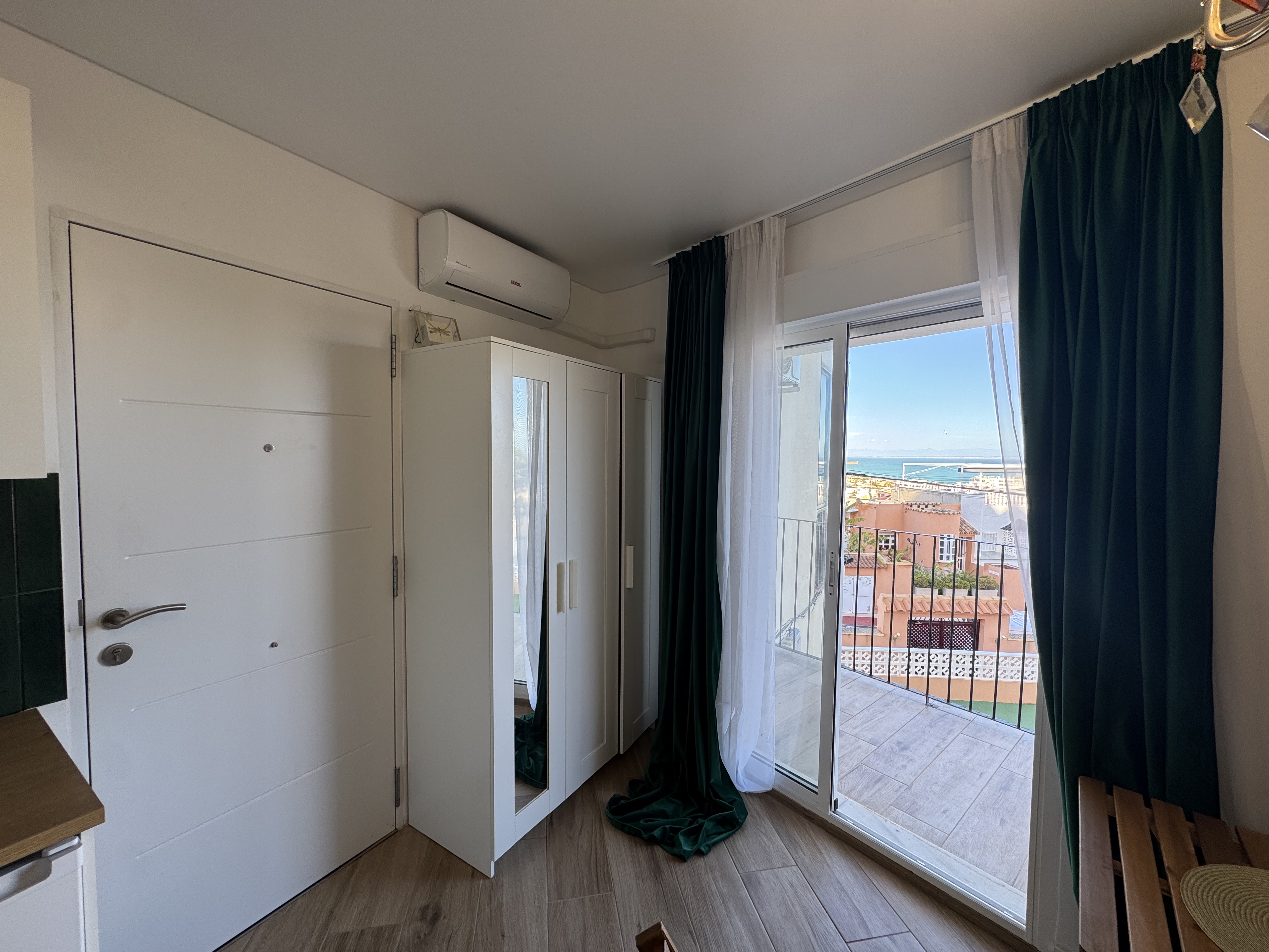 For sale - 1 Bathroom Apartamento in Torrevieja - La Mata  - Alicante