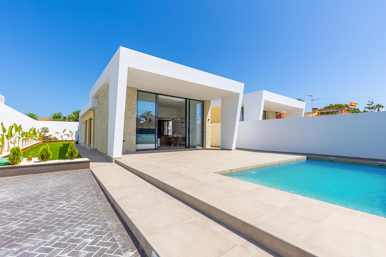 For sale - 3 Bedroom 2 Bathroom Villa in El Chaparral - Inland  - Alicante