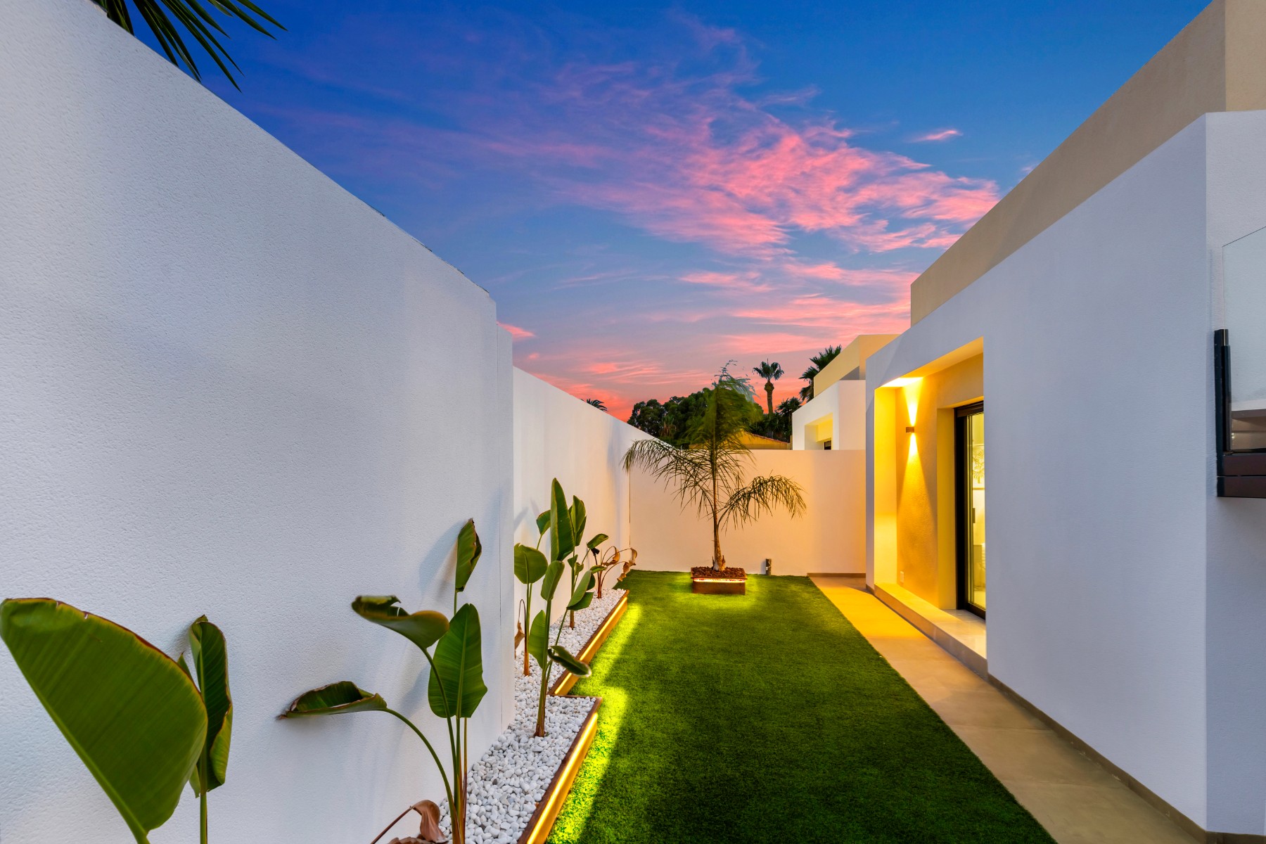 For sale - 3 Bedroom 2 Bathroom Villa in El Chaparral - Inland  - Alicante