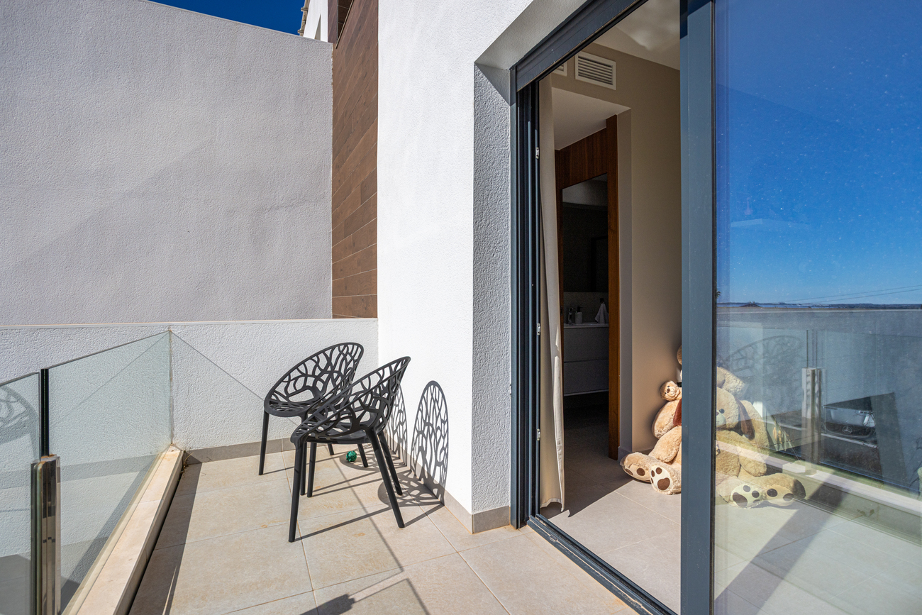 For sale - 4 Bedroom 3 Bathroom Villa in Ciudad Quesada - center  - Alicante