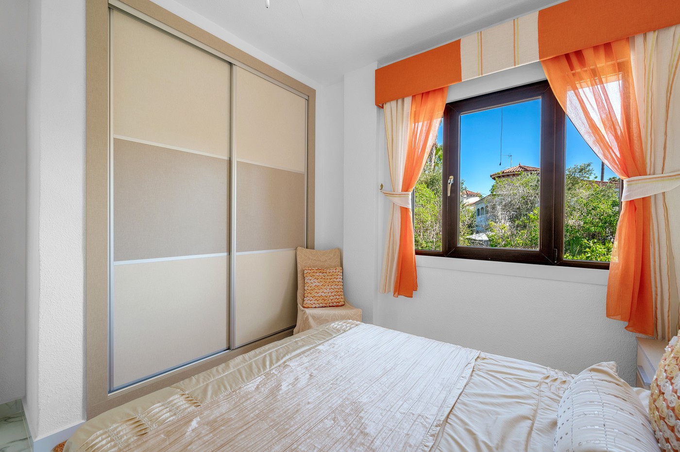 For sale - 5 Bedroom 4 Bathroom Villa in Almoradi - Inland  - Alicante