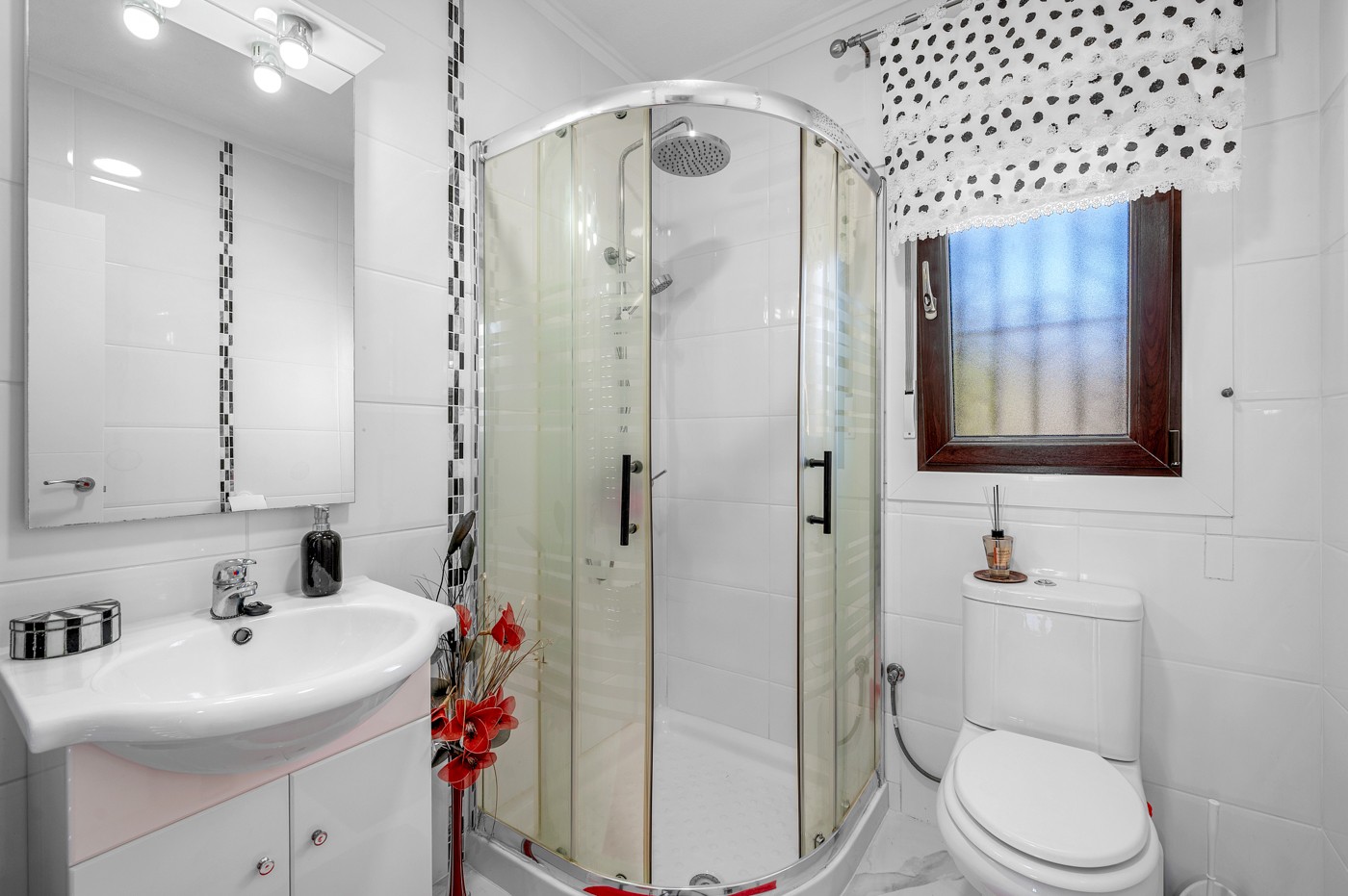 For sale - 5 Bedroom 4 Bathroom Villa in Almoradi - Inland  - Alicante