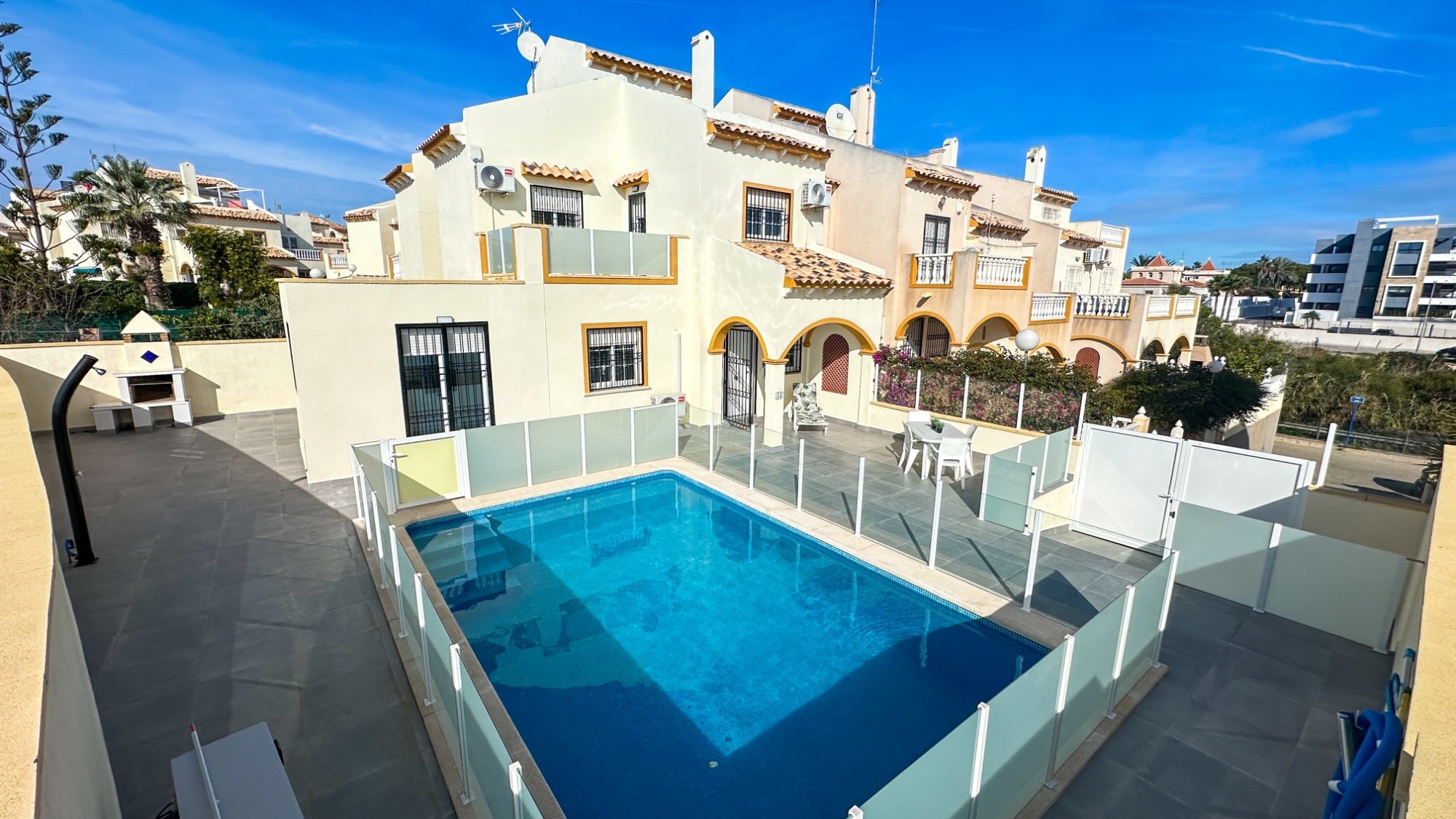 For sale - 2 Bedroom 2 Bathroom Town House in Orihuela - Inland  - Alicante