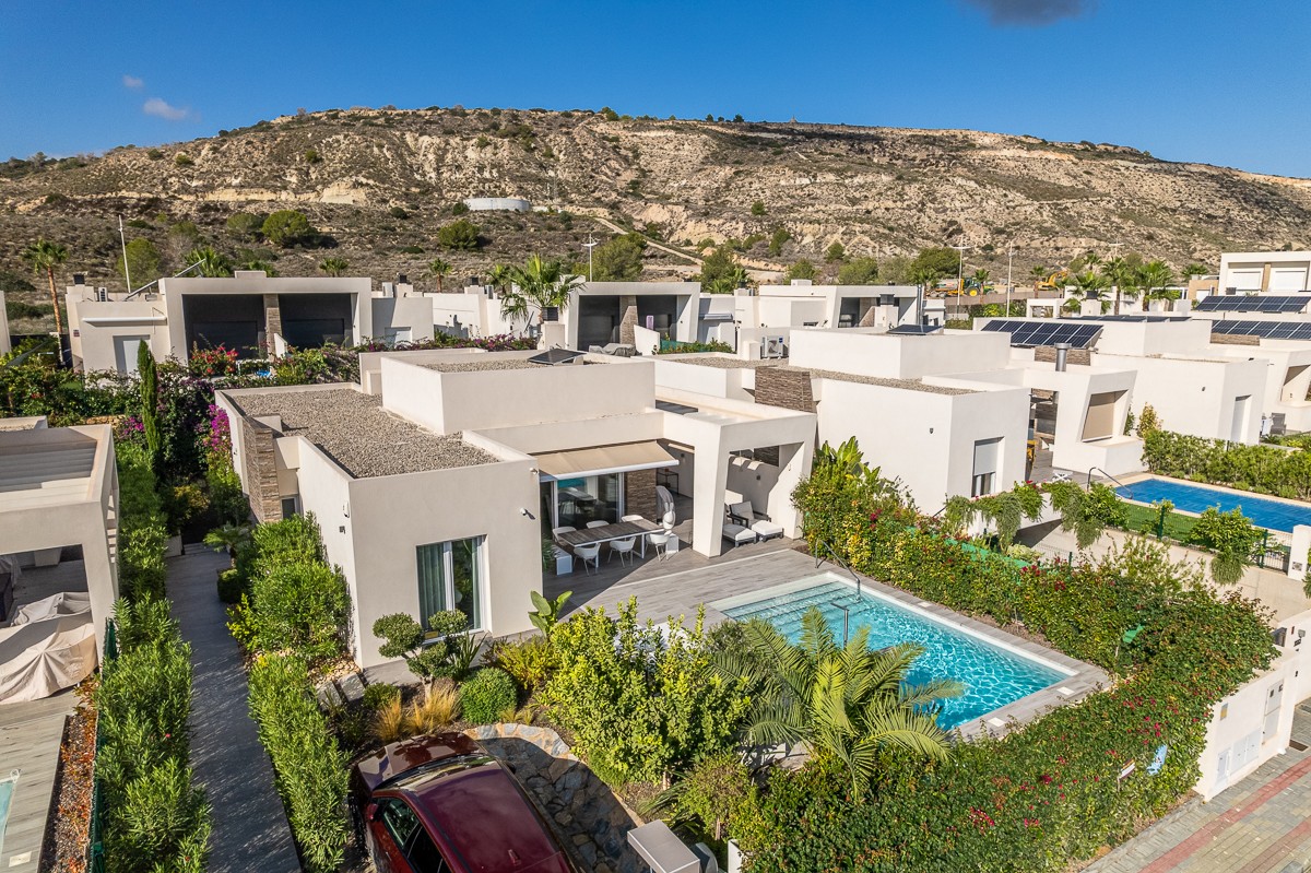 For sale - 2 Bedroom 2 Bathroom Villa in Algorfa - Inland  - Alicante