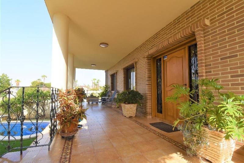 For sale - 5 Bedroom 4 Bathroom Villa in Ciudad Quesada - Ciudad Quesada  - Alicante