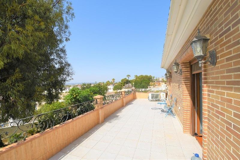 For sale - 5 Bedroom 4 Bathroom Villa in Ciudad Quesada - Ciudad Quesada  - Alicante