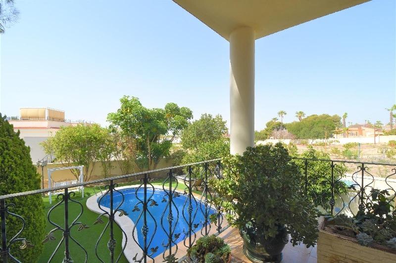 For sale - 5 Bedroom 4 Bathroom Villa in Ciudad Quesada - Ciudad Quesada  - Alicante