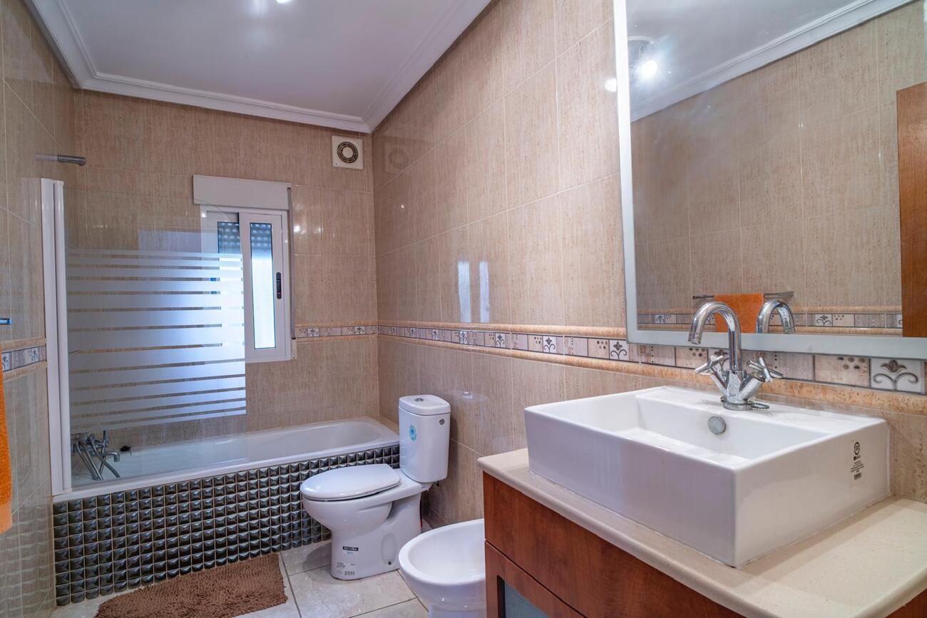 For sale - 4 Bedroom 4 Bathroom Villa in Orihuela -  - Alicante