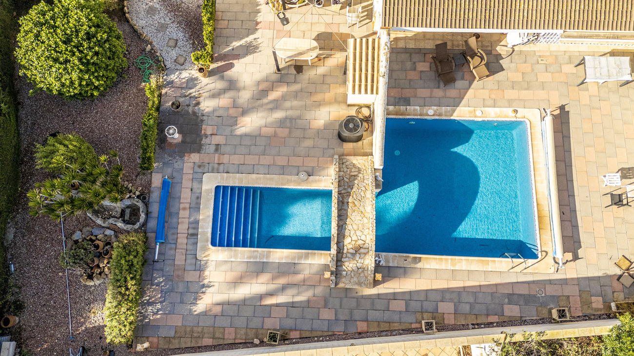 For sale - 4 Bedroom 4 Bathroom Villa in Orihuela -  - Alicante