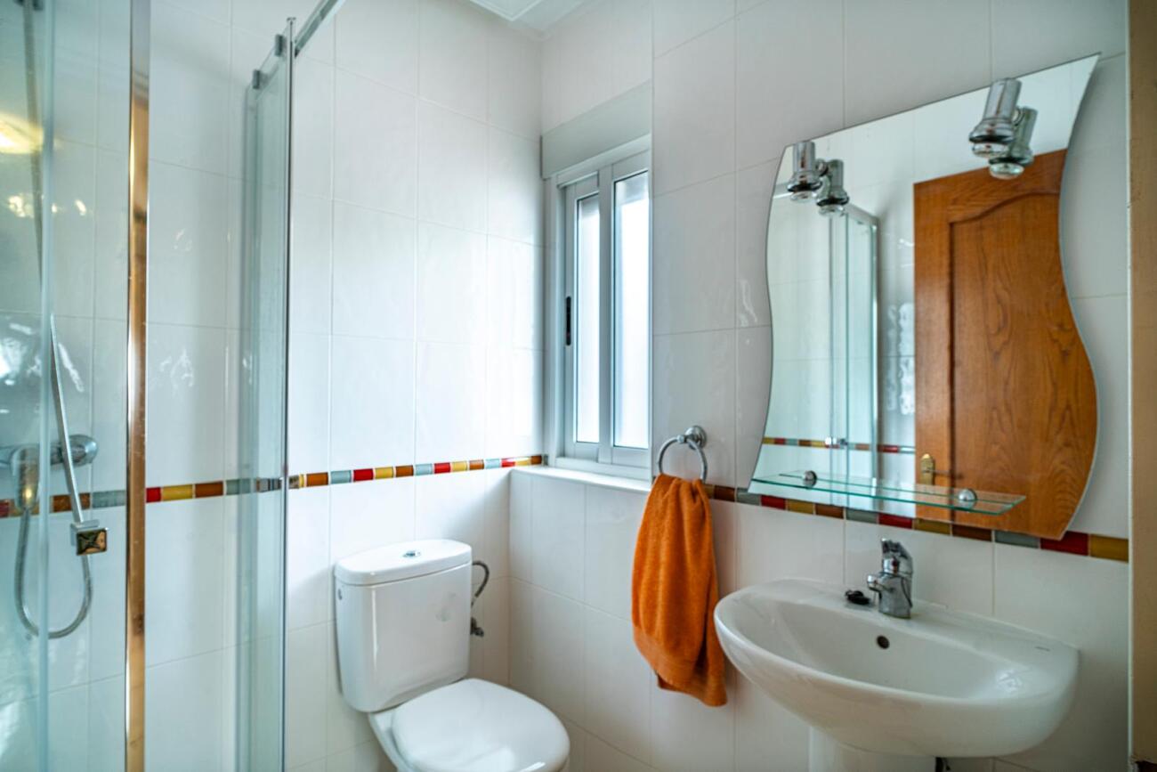 For sale - 4 Bedroom 4 Bathroom Villa in Orihuela -  - Alicante