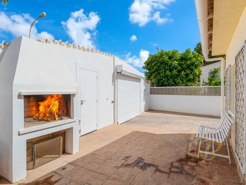 For sale - 7 Bedroom 3 Bathroom Villa in Rojales - Ciudad Quesada  - Alicante