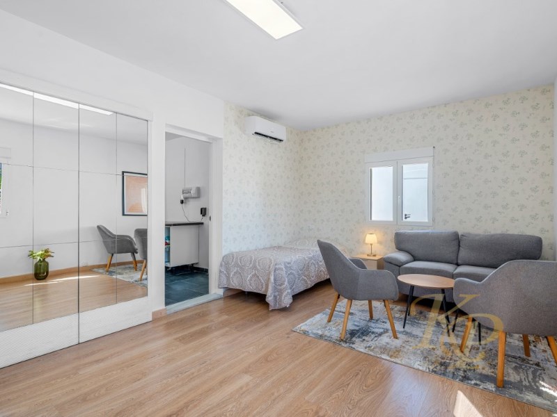 For sale - 7 Bedroom 3 Bathroom Villa in Rojales - Ciudad Quesada  - Alicante