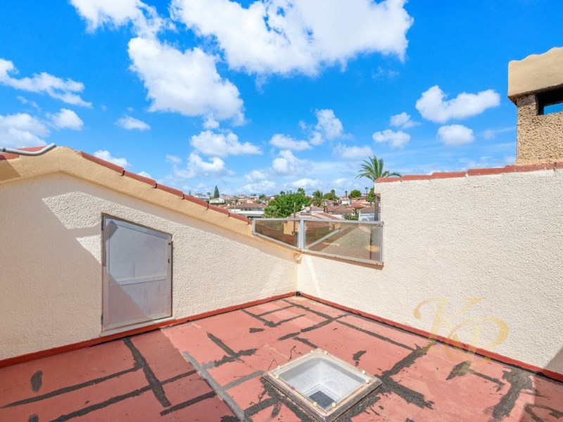 For sale - 7 Bedroom 3 Bathroom Villa in Rojales - Ciudad Quesada  - Alicante