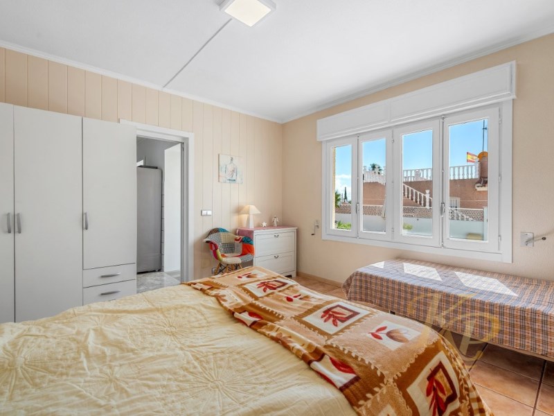 For sale - 7 Bedroom 3 Bathroom Villa in Rojales - Ciudad Quesada  - Alicante