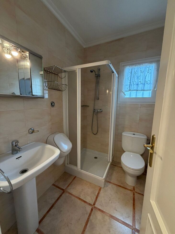 For sale - 5 Bedroom 3 Bathroom Villa in Playa Flamenca - Costa Blanca  - Alicante