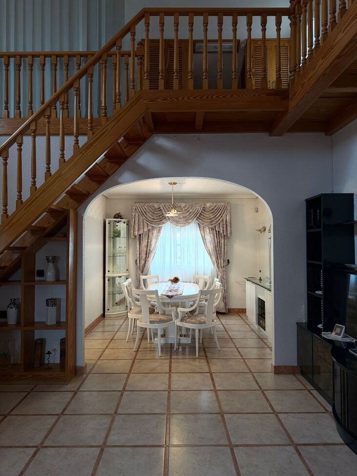 For sale - 5 Bedroom 3 Bathroom Villa in Playa Flamenca - Costa Blanca  - Alicante