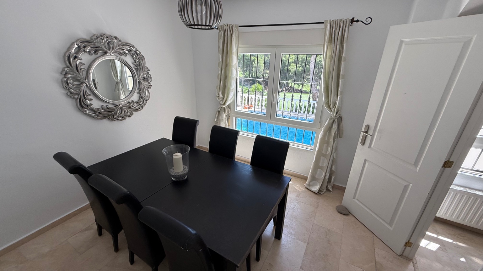 For sale - 4 Bedroom 2 Bathroom Villa in Orihuela - Inland  - Alicante