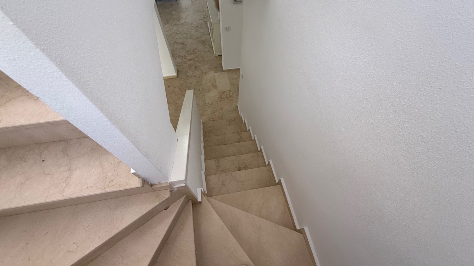 For sale - 4 Bedroom 2 Bathroom Villa in Orihuela - Inland  - Alicante
