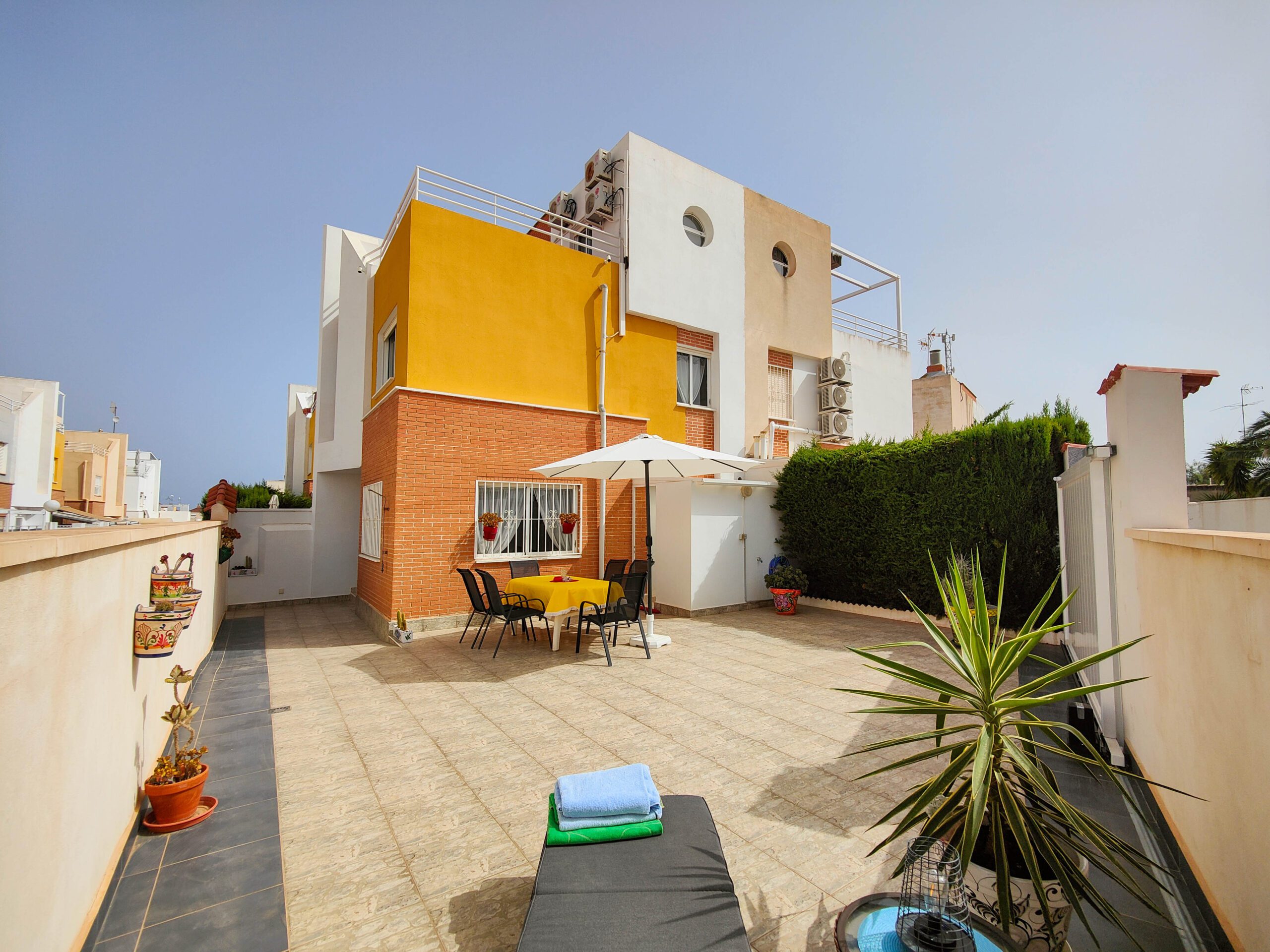 For sale - 3 Bedroom 2 Bathroom Town House in Orihuela Costa - Costa Blanca  - Alicante