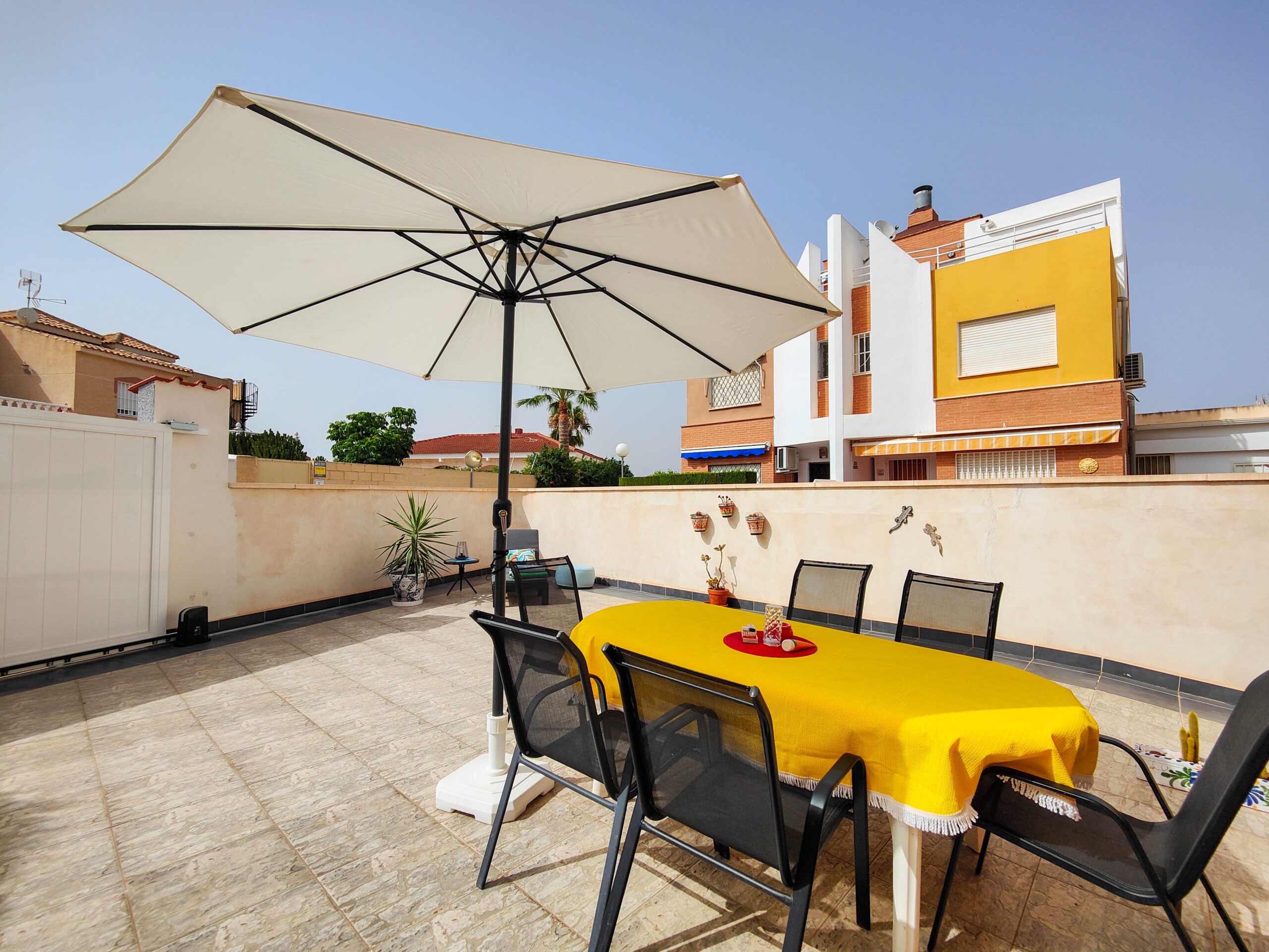For sale - 3 Bedroom 2 Bathroom Town House in Orihuela Costa - Costa Blanca  - Alicante