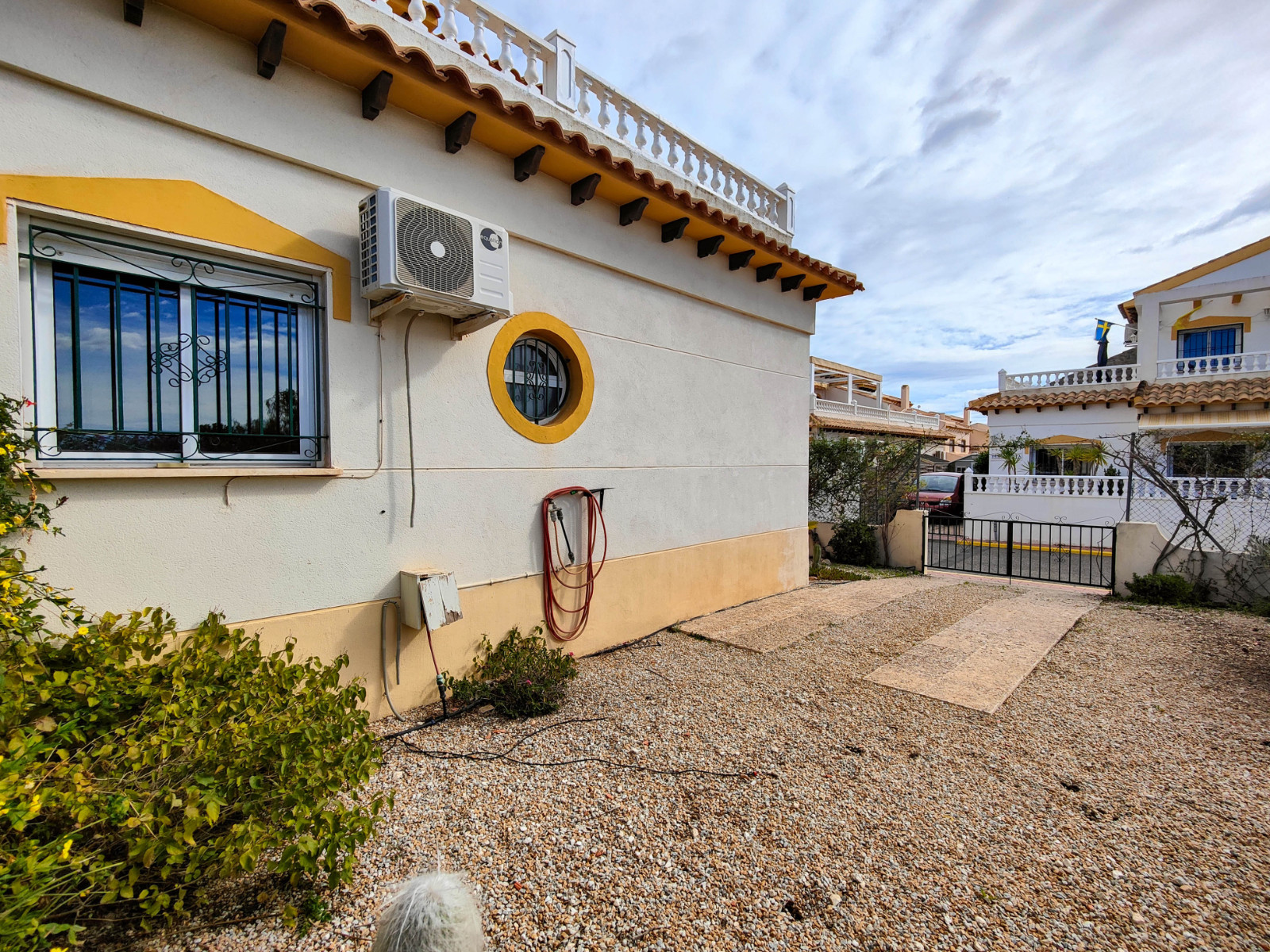 For sale - 3 Bedroom 2 Bathroom Town House in Orihuela Costa - Costa Blanca  - Alicante