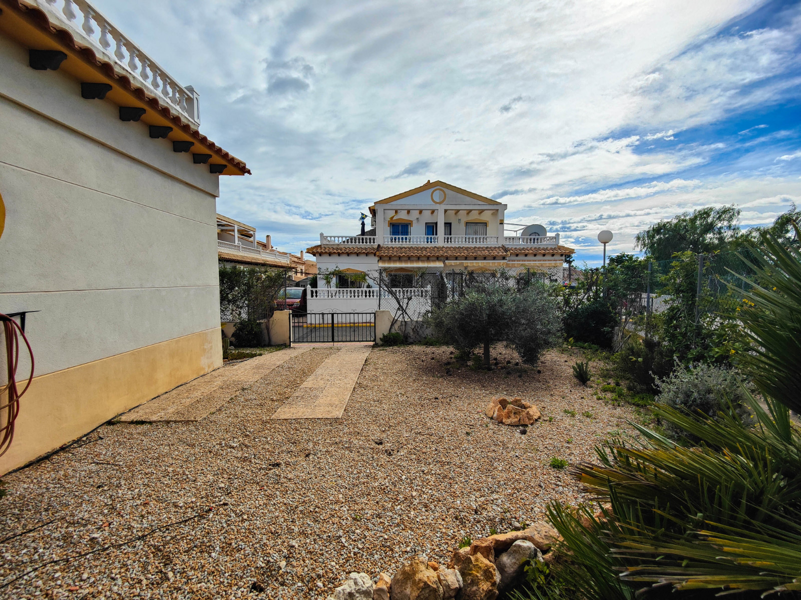 For sale - 3 Bedroom 2 Bathroom Town House in Orihuela Costa - Costa Blanca  - Alicante