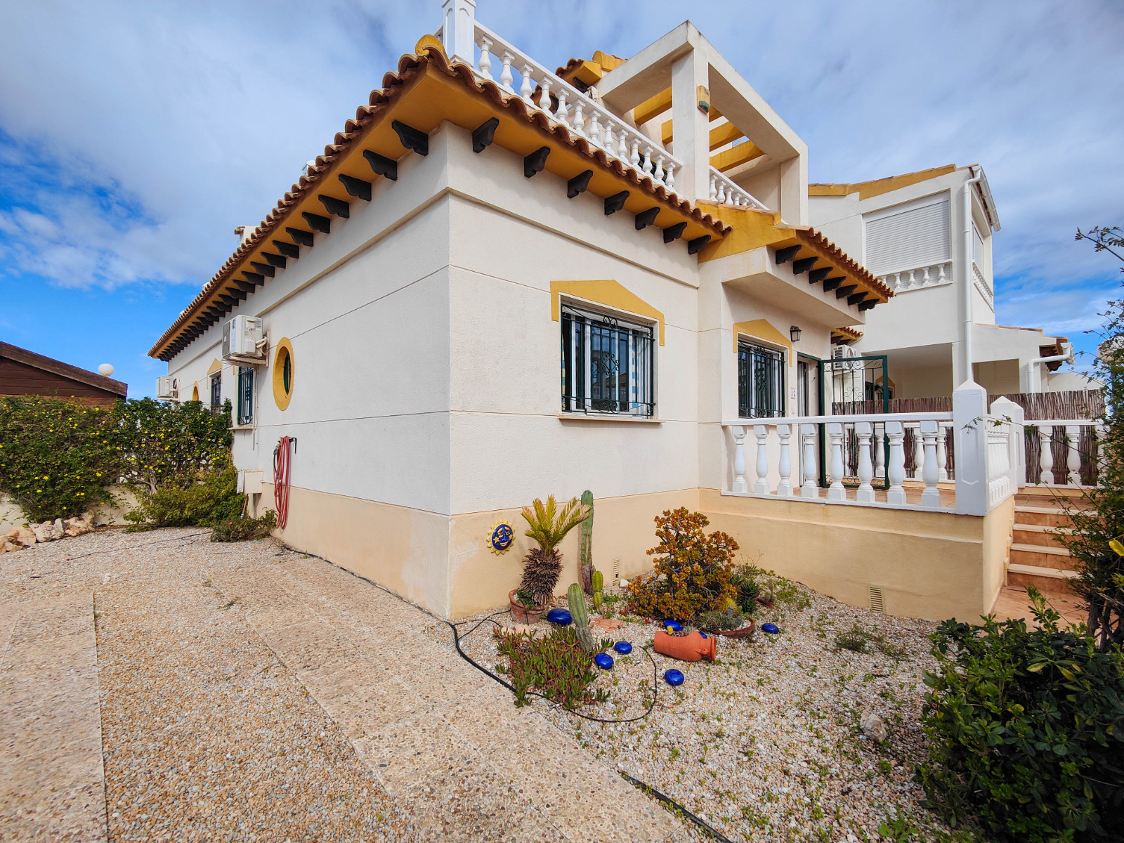 For sale - 3 Bedroom 2 Bathroom Town House in Orihuela Costa - Costa Blanca  - Alicante