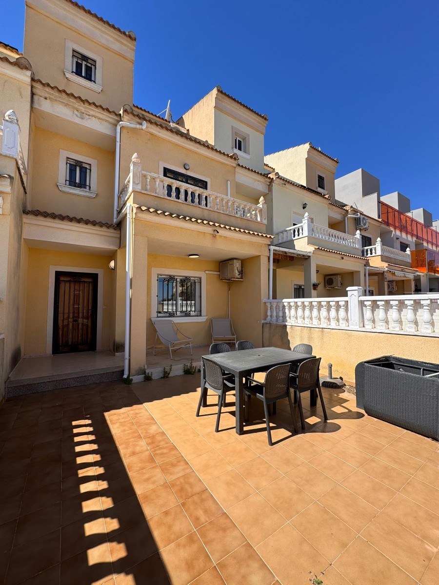 For sale - 3 Bedroom 2 Bathroom Town House in Campoamor - Costa Blanca  - Alicante