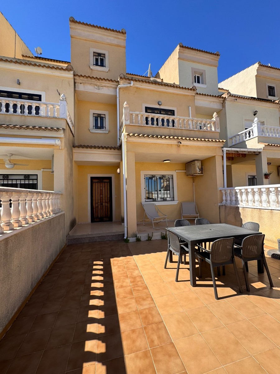 For sale - 3 Bedroom 2 Bathroom Town House in Campoamor - Costa Blanca  - Alicante
