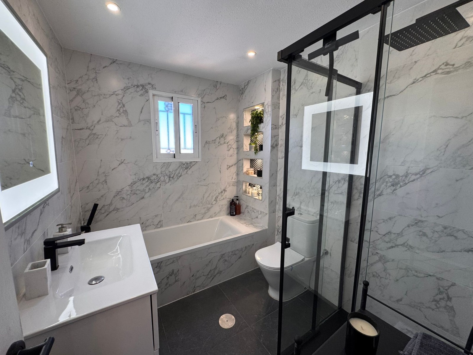 For sale - 3 Bedroom 2 Bathroom Town House in Campoamor - Costa Blanca  - Alicante