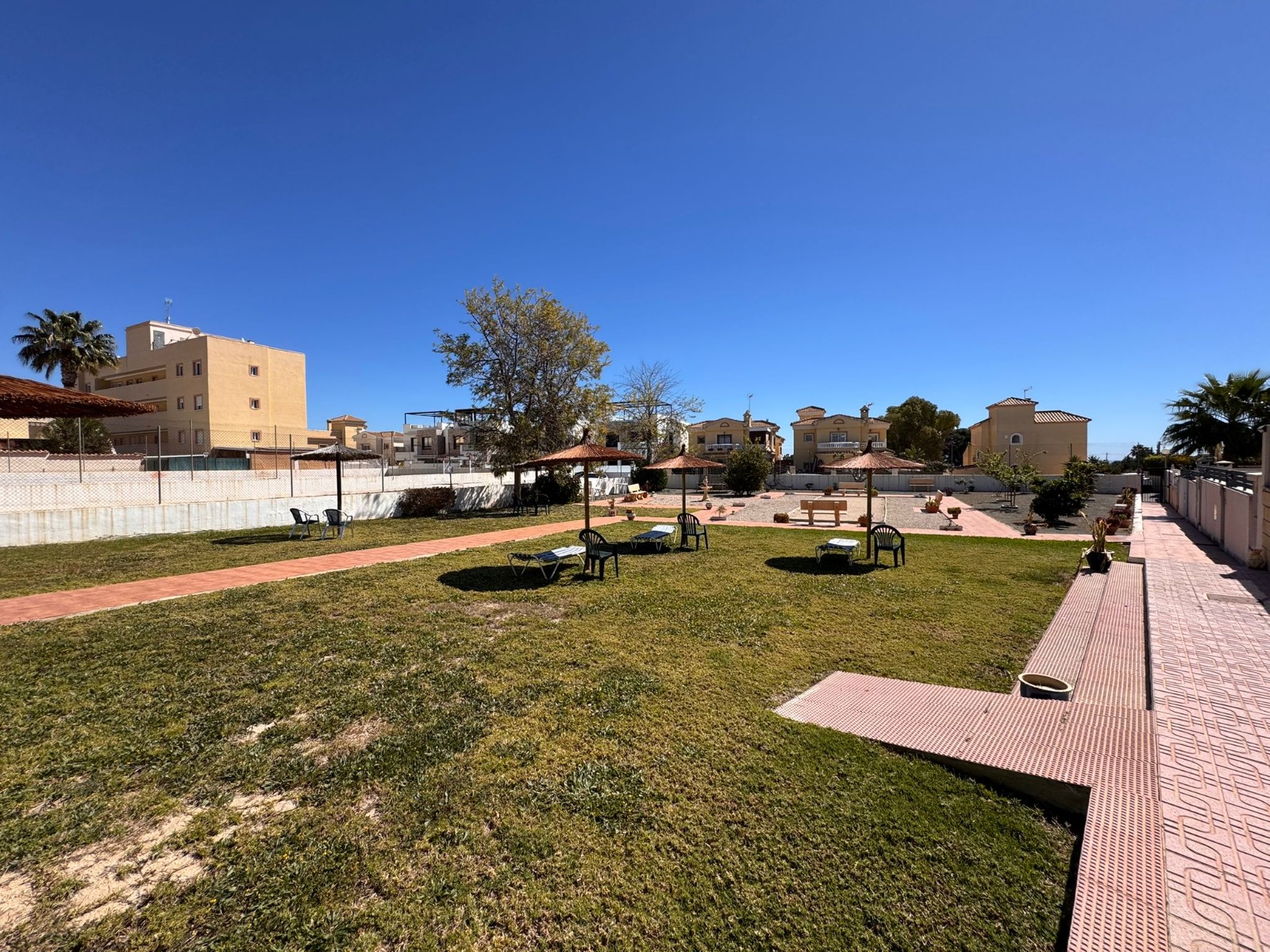 For sale - 3 Bedroom 2 Bathroom Town House in Campoamor - Costa Blanca  - Alicante