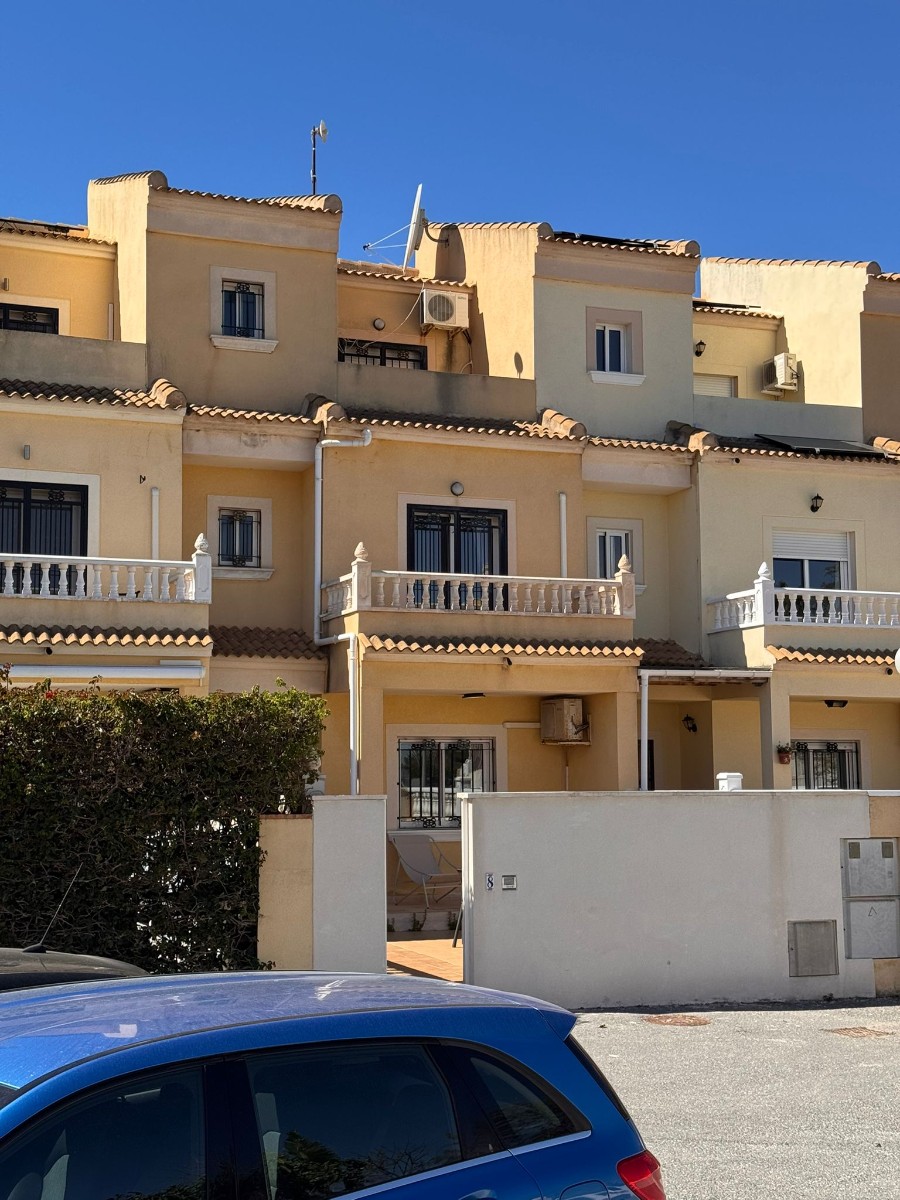 For sale - 3 Bedroom 2 Bathroom Town House in Campoamor - Costa Blanca  - Alicante